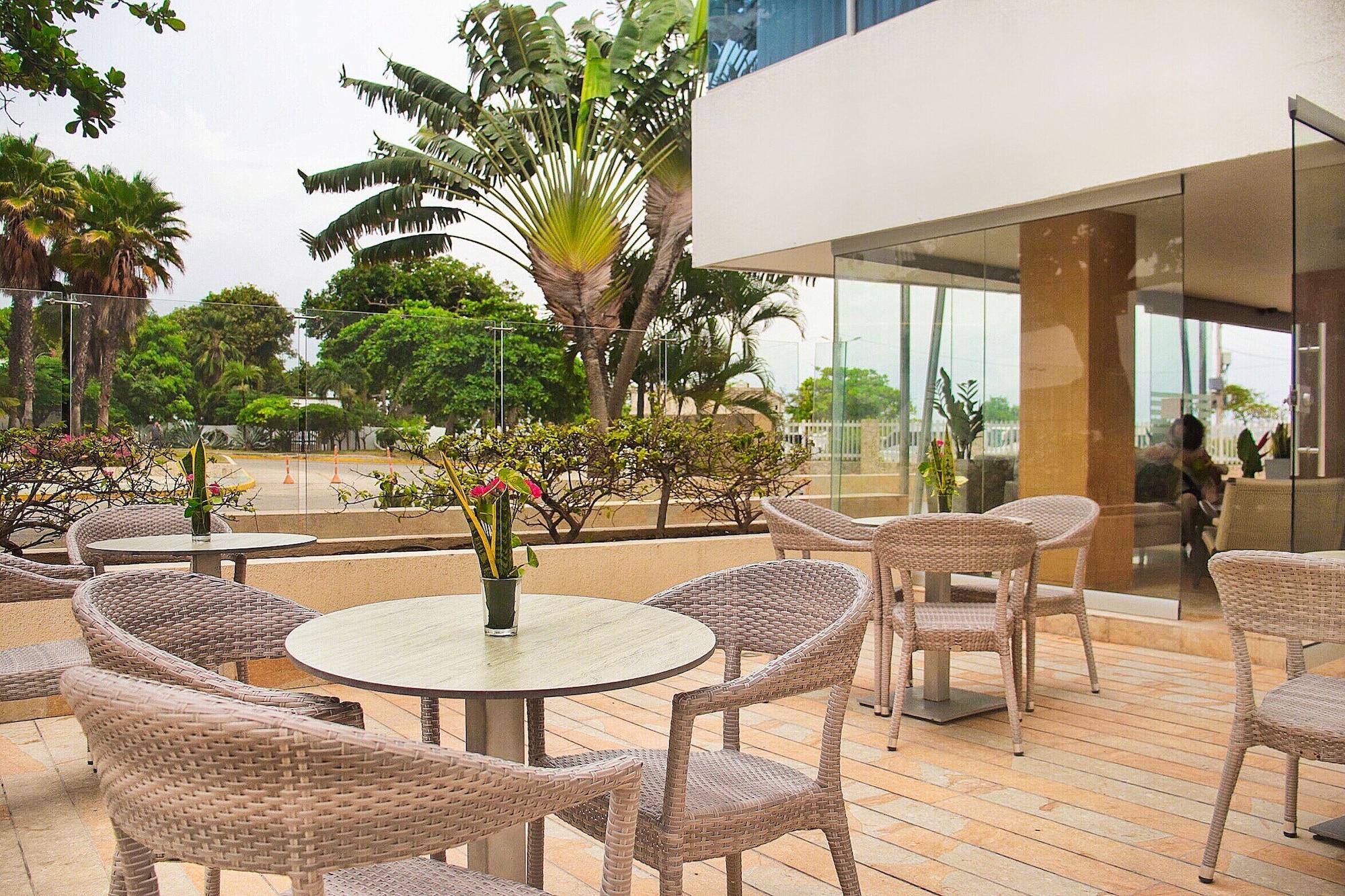 Equipamiento de Habitación Hotel Oceania Cartagena