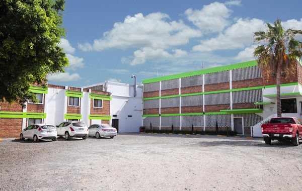 Hotel Arboledas Industrial - Hoteles cerca de La Central de Autobuses en Guadalajara