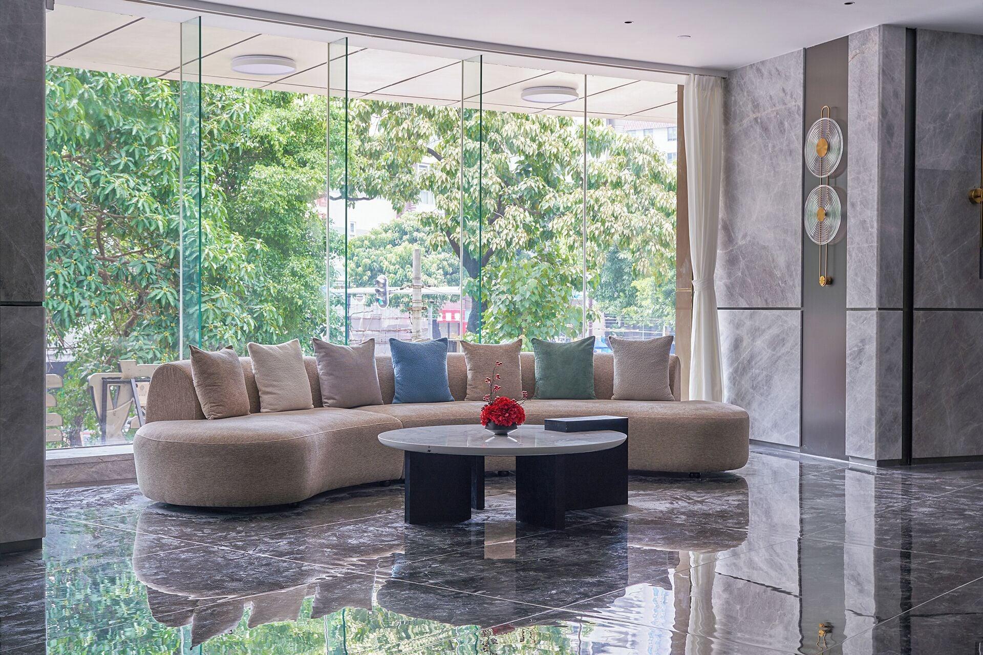 Vista Lobby Lavande Hotel Guangzhou Beijing Road Pedestrian Street Haizhu Square Metro Station Branch - Free Deliver Service to Canton Fair Complex During Canton Fair Period