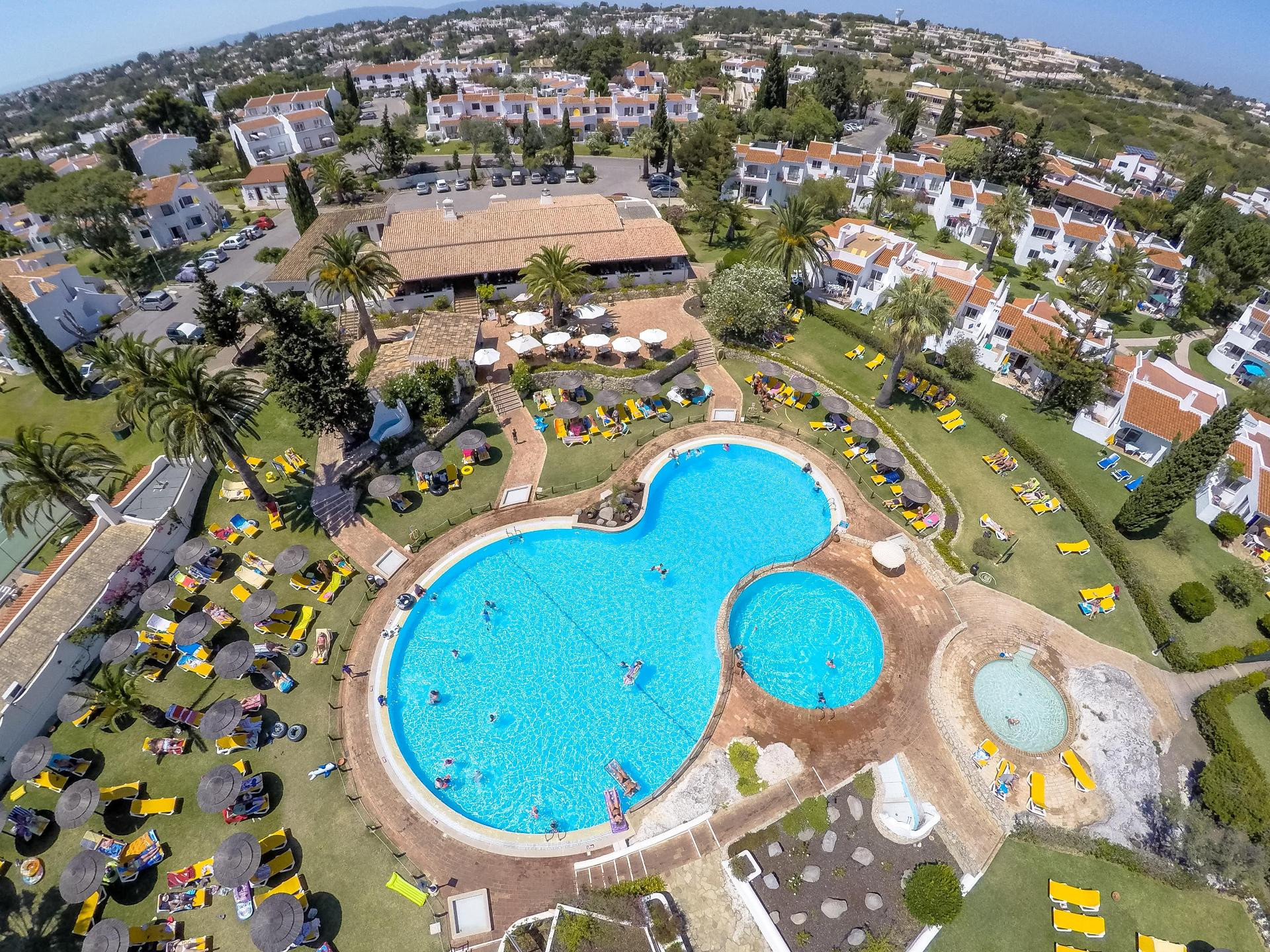 Vista Exterior Rocha Brava Village Resort