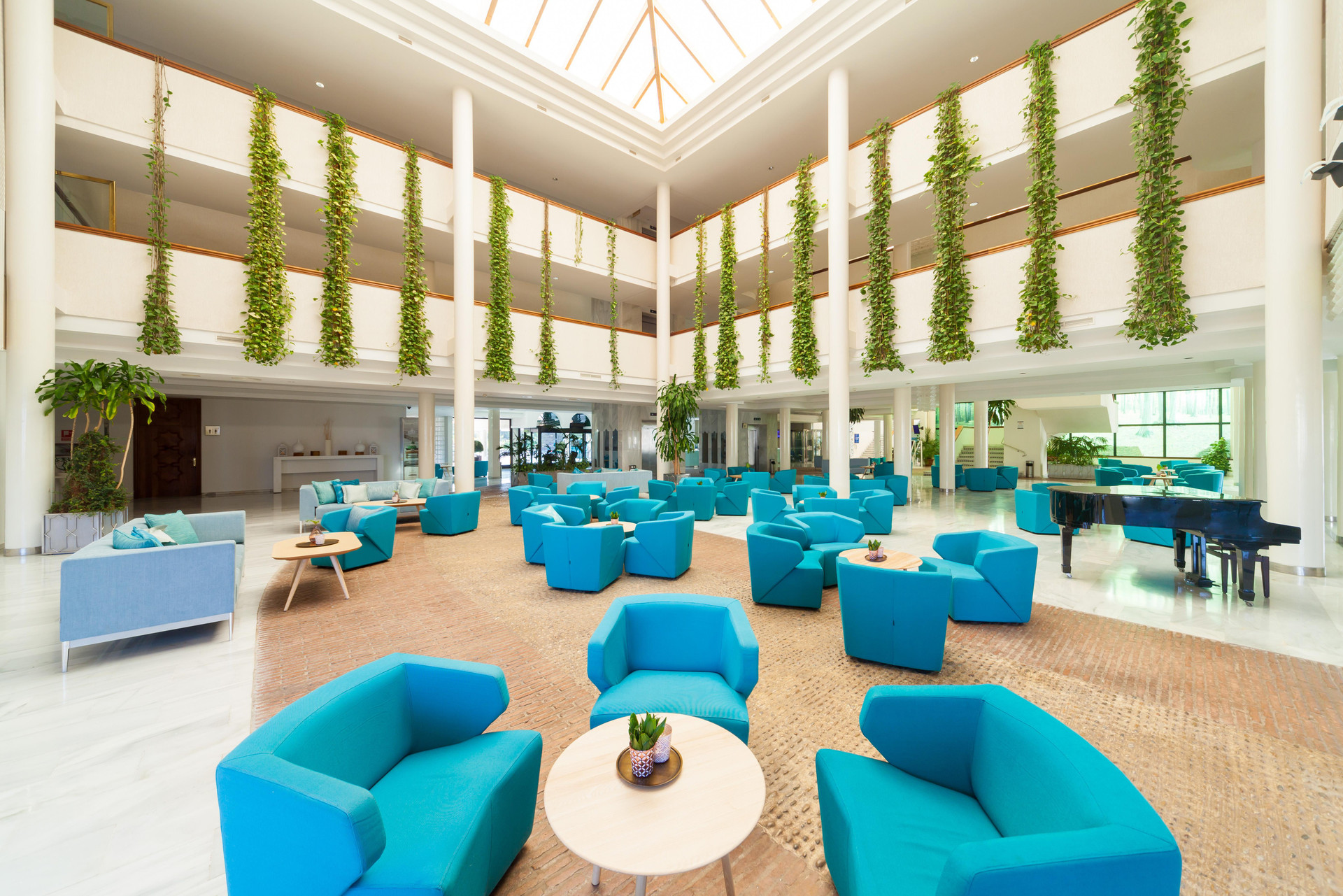 Vista Lobby Iberostar Waves Royal Andalus