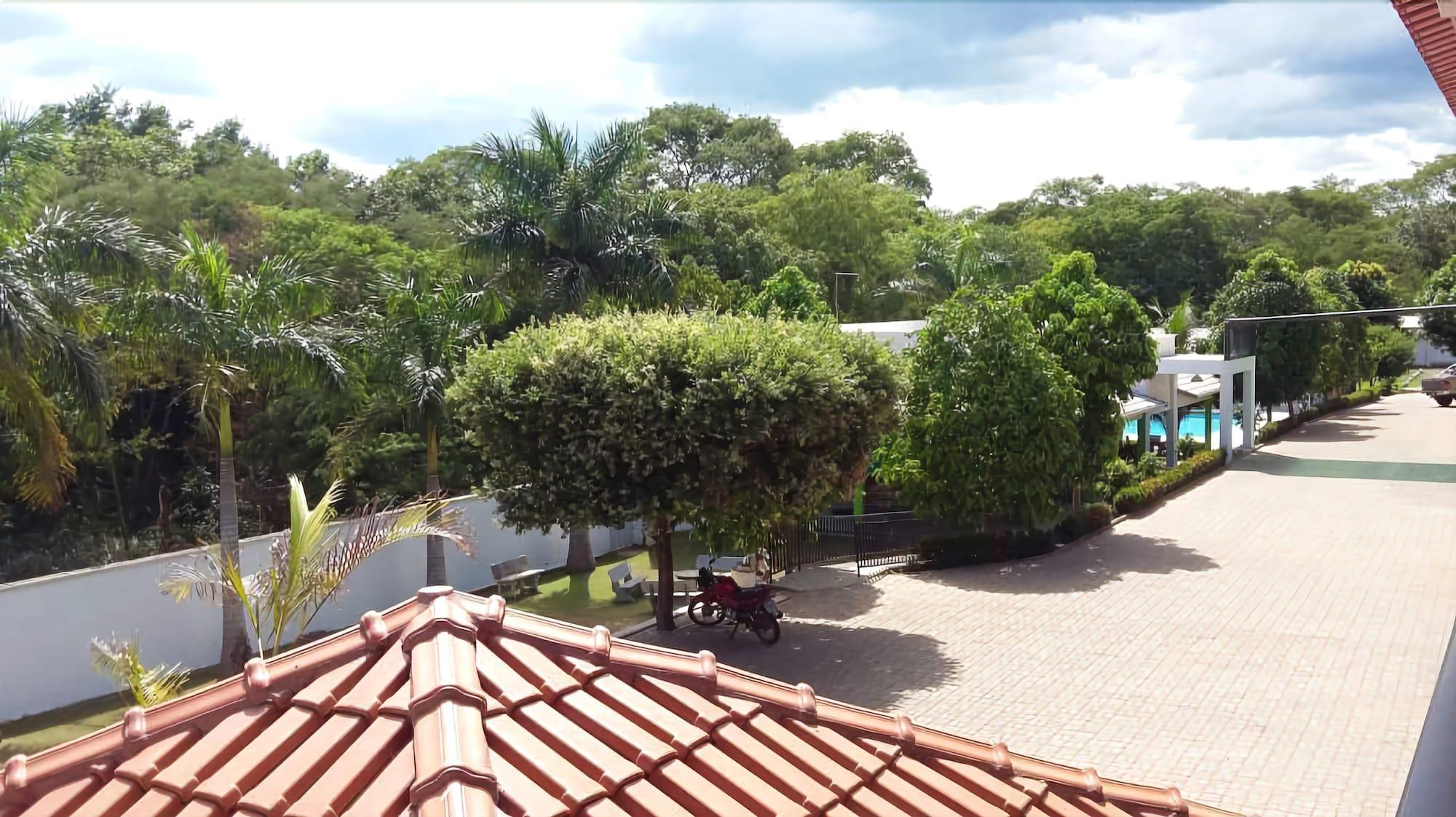 Vista Exterior Via Norte Hotel