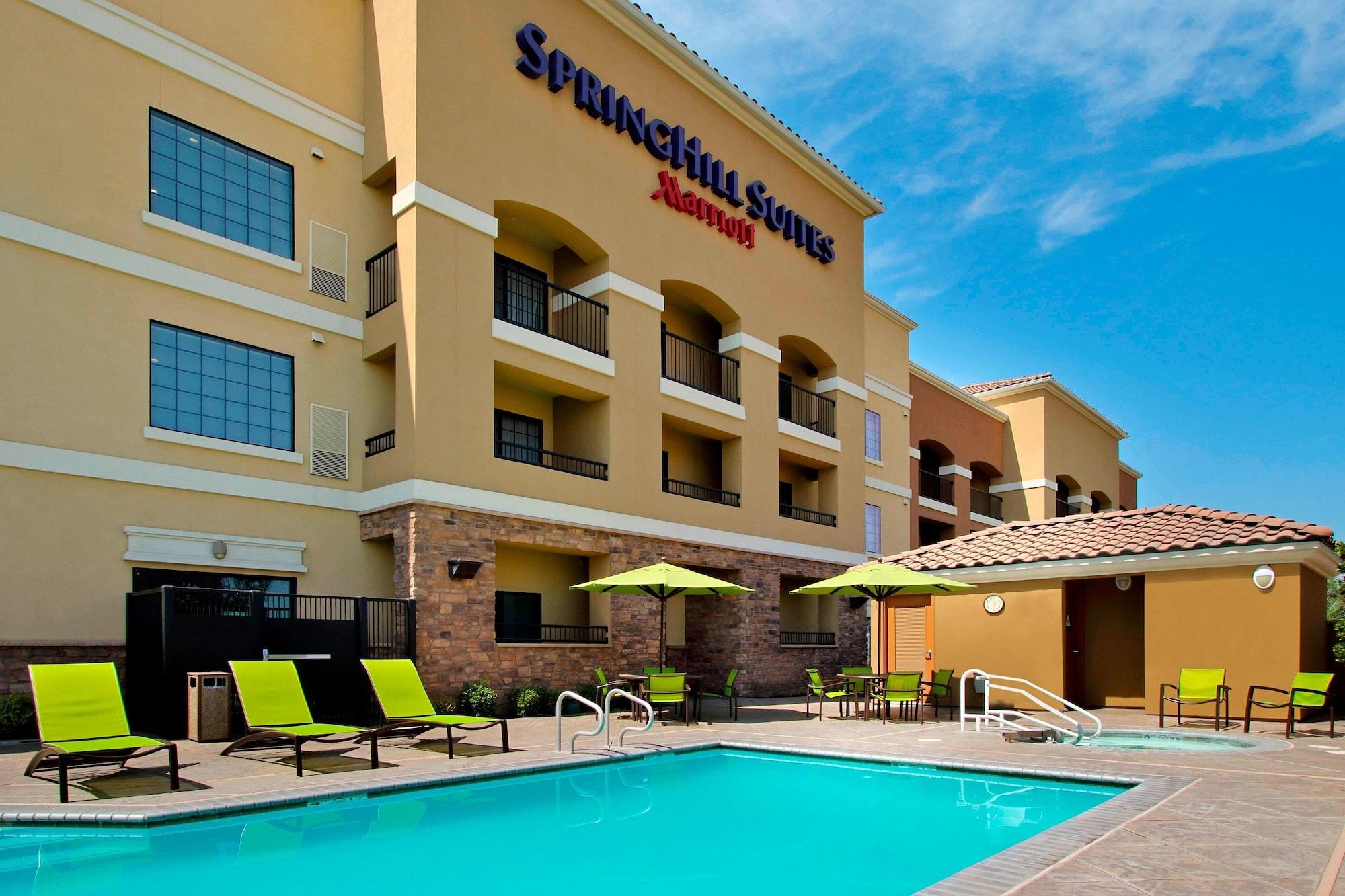 Vista Piscina SpringHill Suites by Marriott Madera