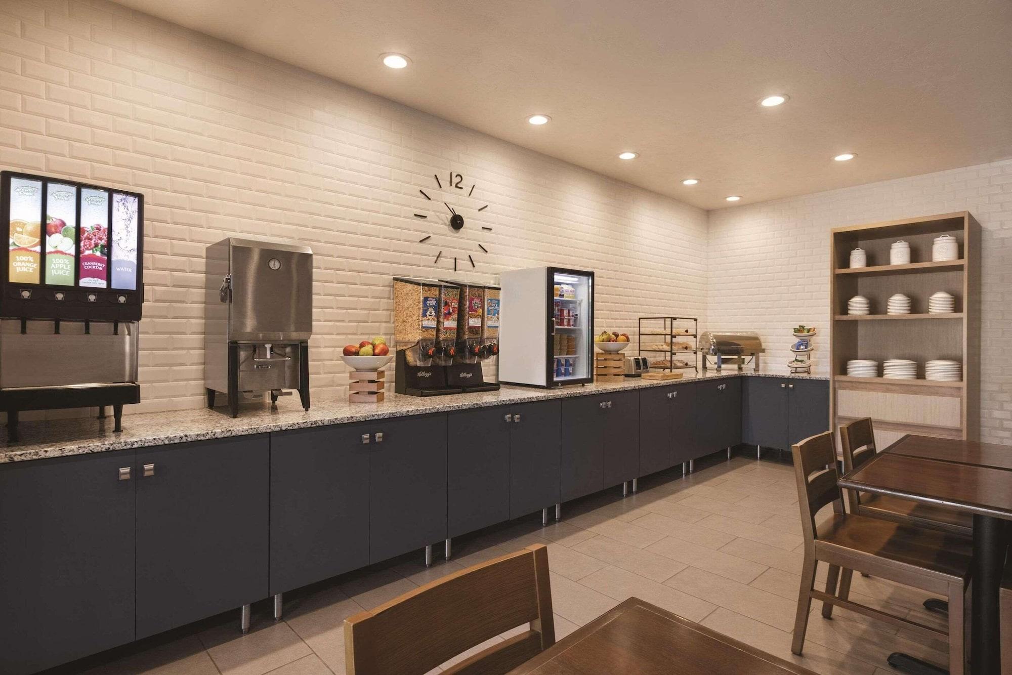 Restaurant Country Inn & Suites by Radisson, Green Bay North