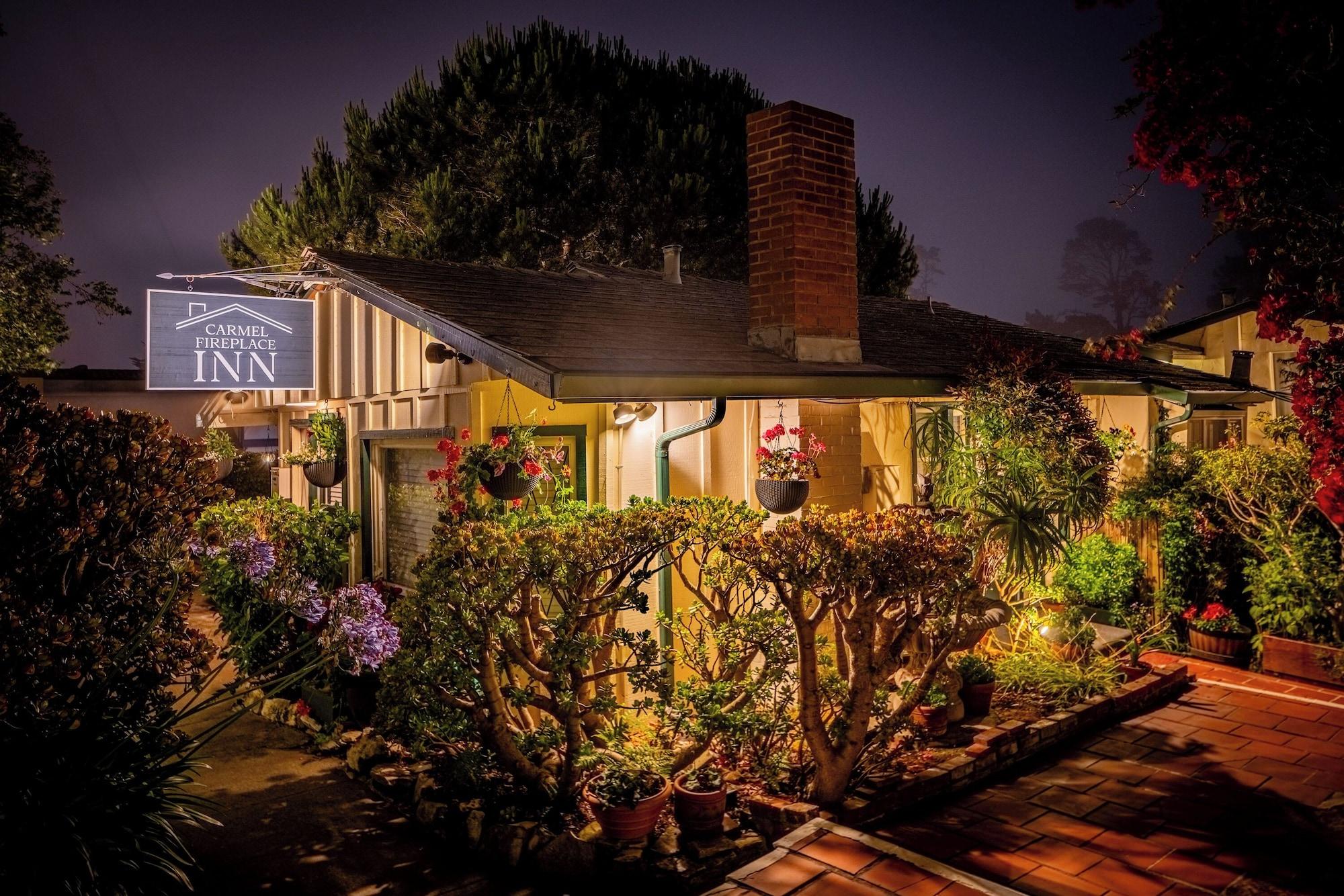 Varios Carmel Fireplace Inn