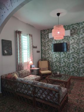 Local Experience! 5 Minutes to Beach; Solar + Cistern & 4 AC Units