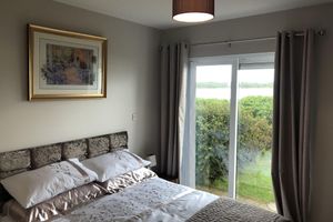 Alquiler Vacacional - Immaculate 3-bed Apartment in Dundrum Co Down