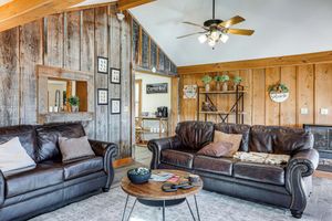 Alquiler Vacacional - 1/2 Mi to State Park! Riverfront Ozarks Retreat