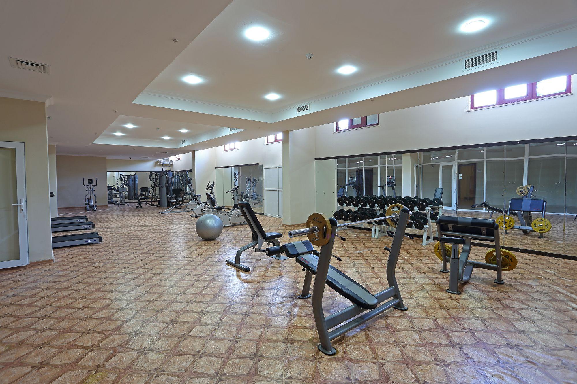 Gimnasio Eser Diamond Hotel & Convention Center