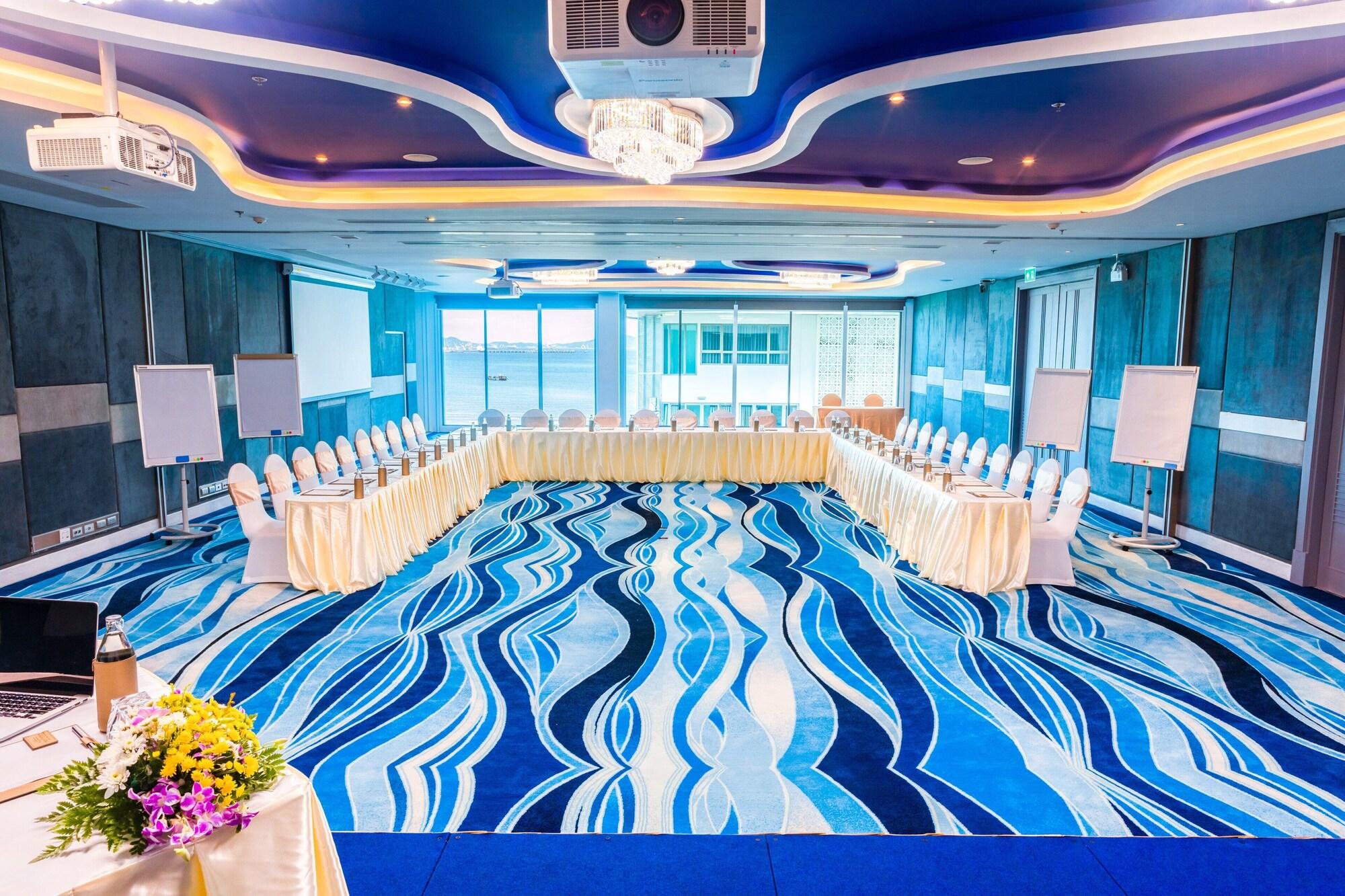 Salón de Baile Centara Sonrisa Residences & Suites Sriracha