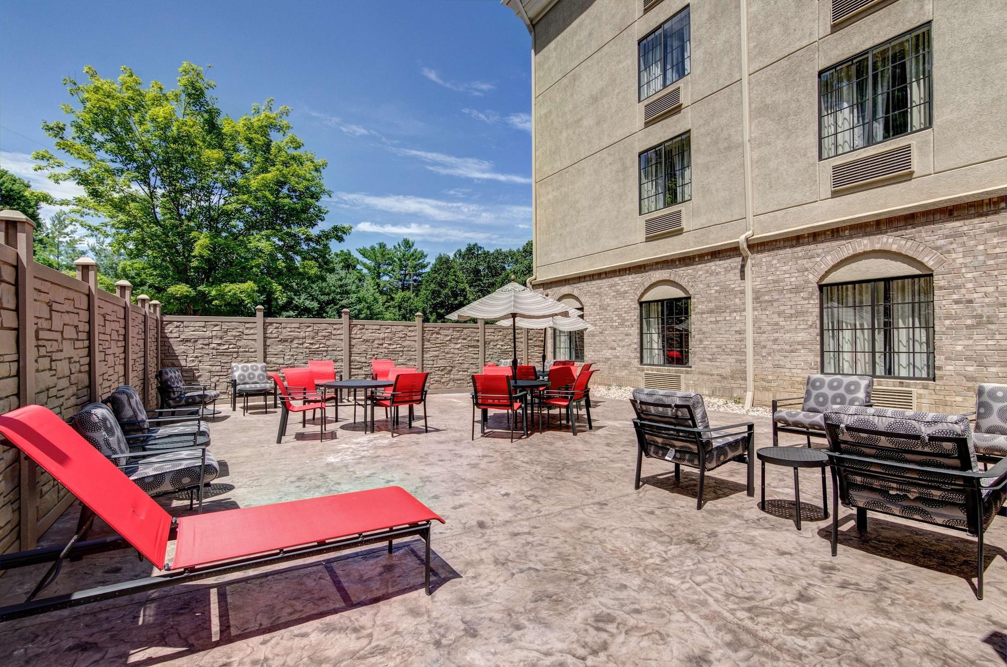 Vista Exterior Hampton Inn Salem, VA