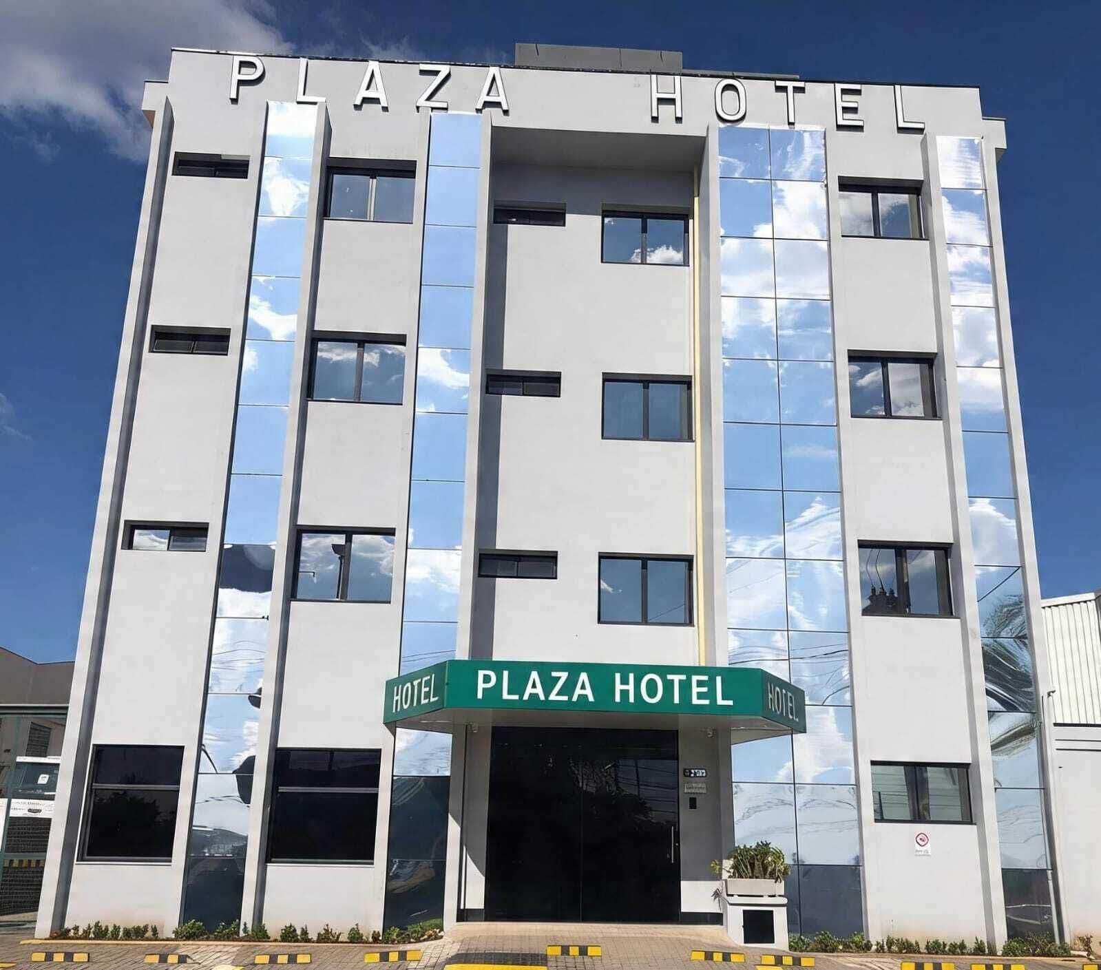 Vista da fachada Limeira Plaza Hotel