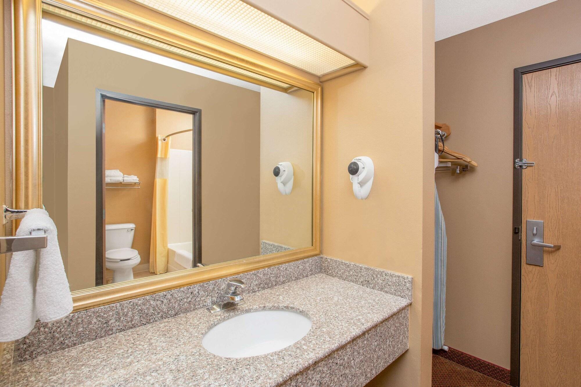 Equipamiento de Habitación Days Inn by Wyndham Worthington