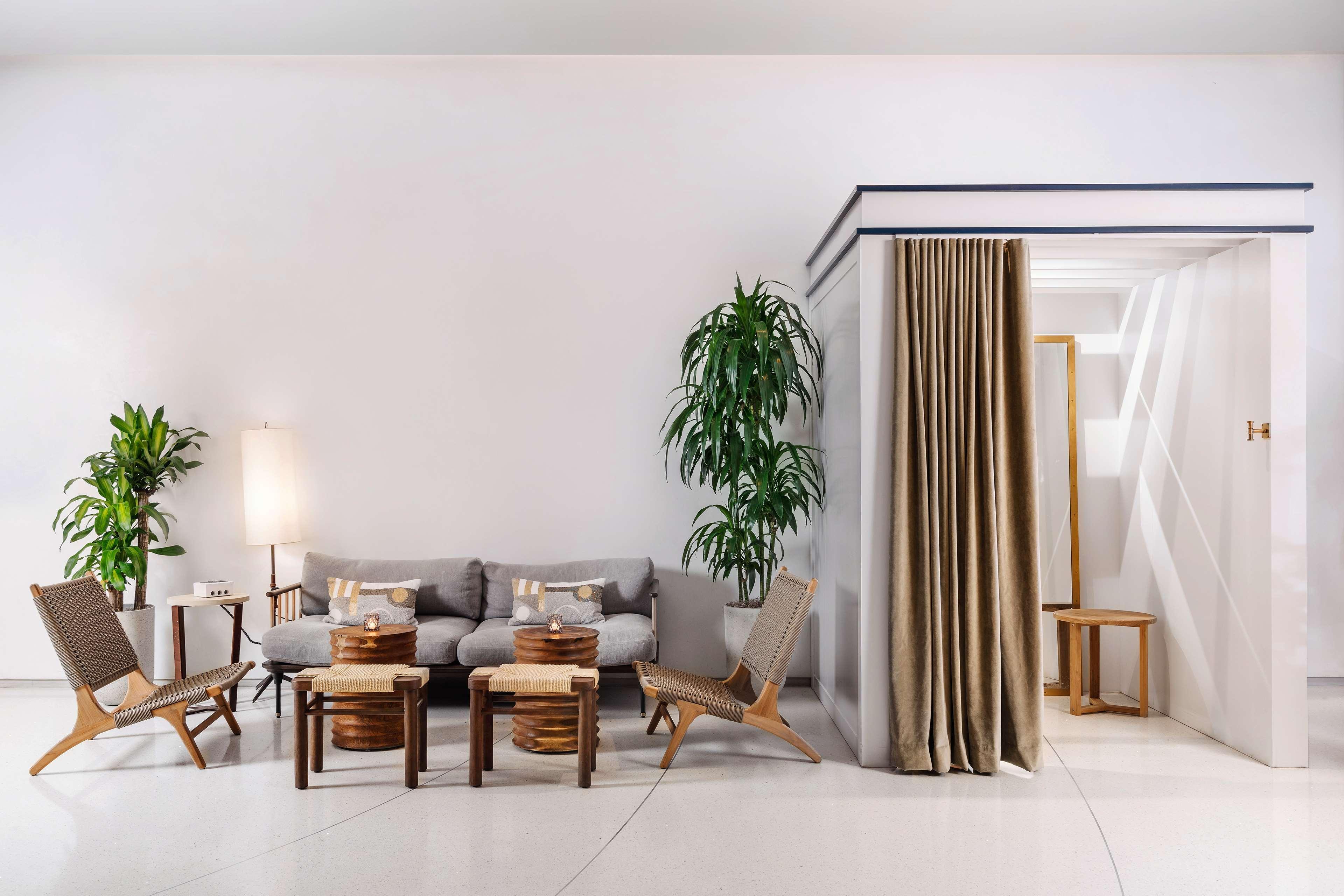 Vista Lobby Nautilus Sonesta Miami Beach