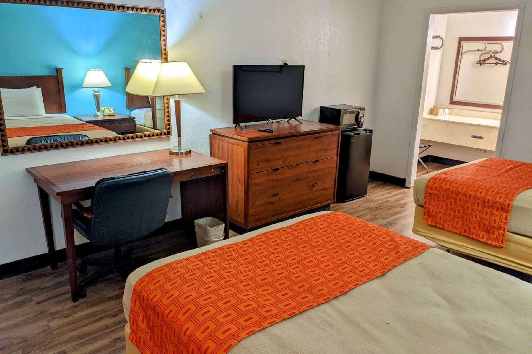 Habitación Howard Johnson BY Wyndham Hannibal