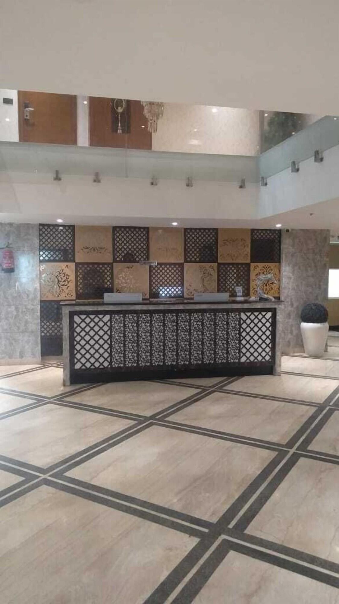 Varios Hotel Royal Serena