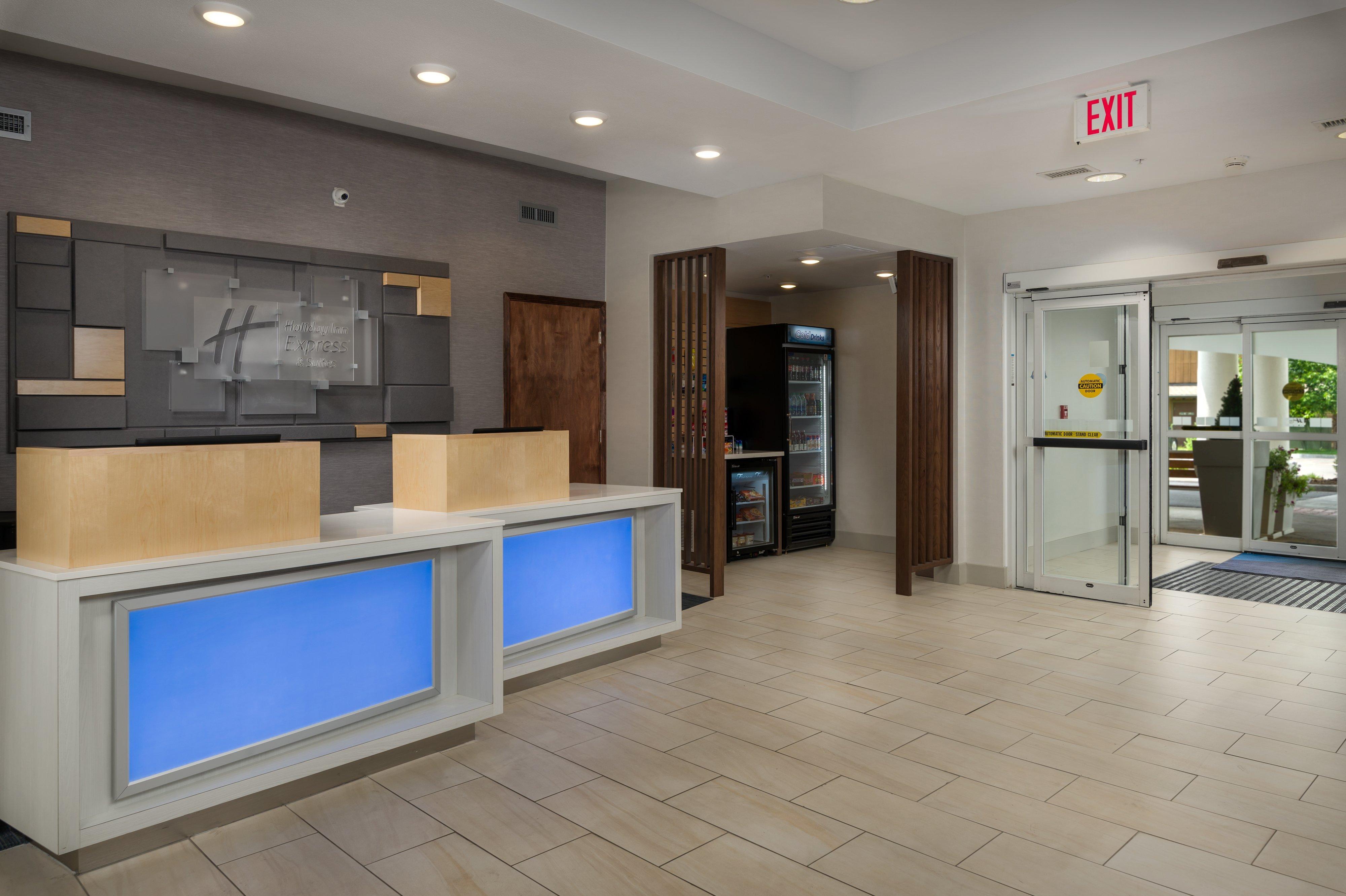 Vista Lobby Holiday Inn Express Hotel & Suites Independence-Kansas City by IHG