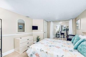 Alquiler Vacacional - What is missing from this Oceanside vacation  paradise?“YOU”