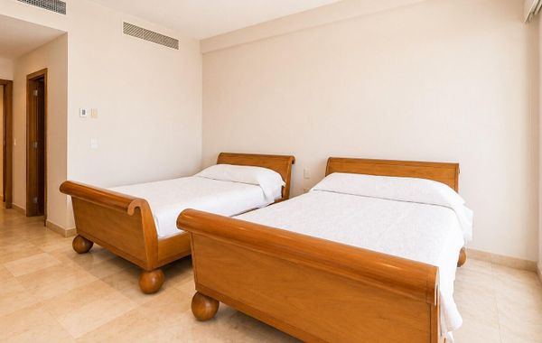 Luxury Beachfront Oasis Pools Ocean View - Hoteles en Zona Diamante de Acapulco