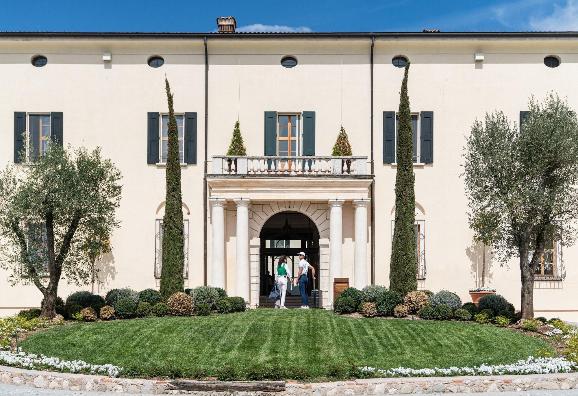 Vista Exterior QC Grand Hotel Villa Arzaga Garda Spa & Golf