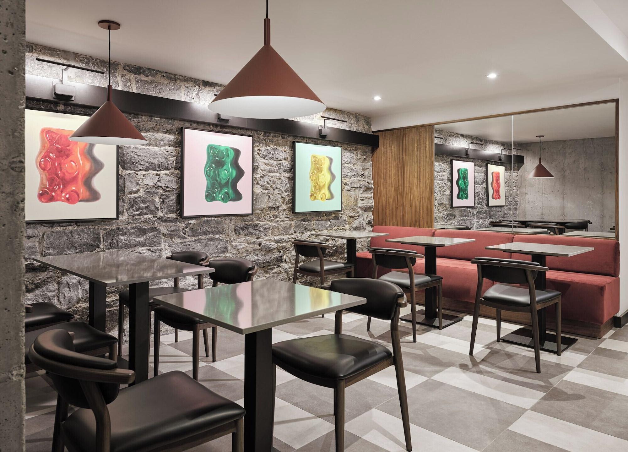 Restaurant Le Petit Hôtel Vieux-Montréal | Notre-Dame