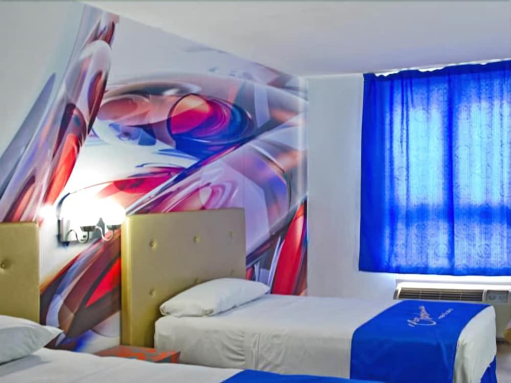 Varios Otrobanda Hotel & Casino