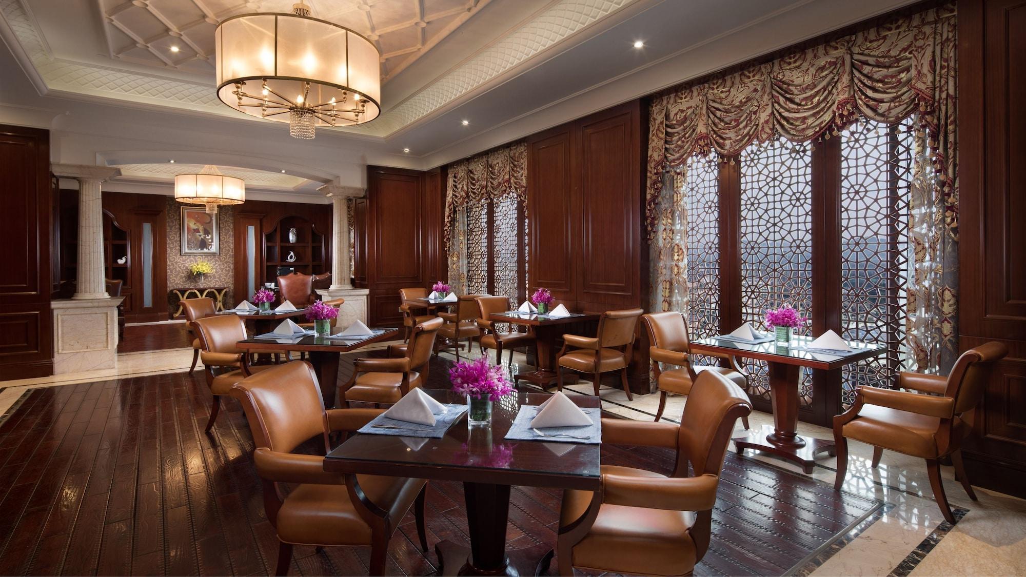 Restaurant Crowne Plaza Deqing Moganshan by IHG
