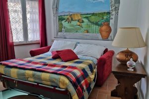Alquiler Vacacional - Nives Holiday House, home in the ancient castle walls in the historic center.
