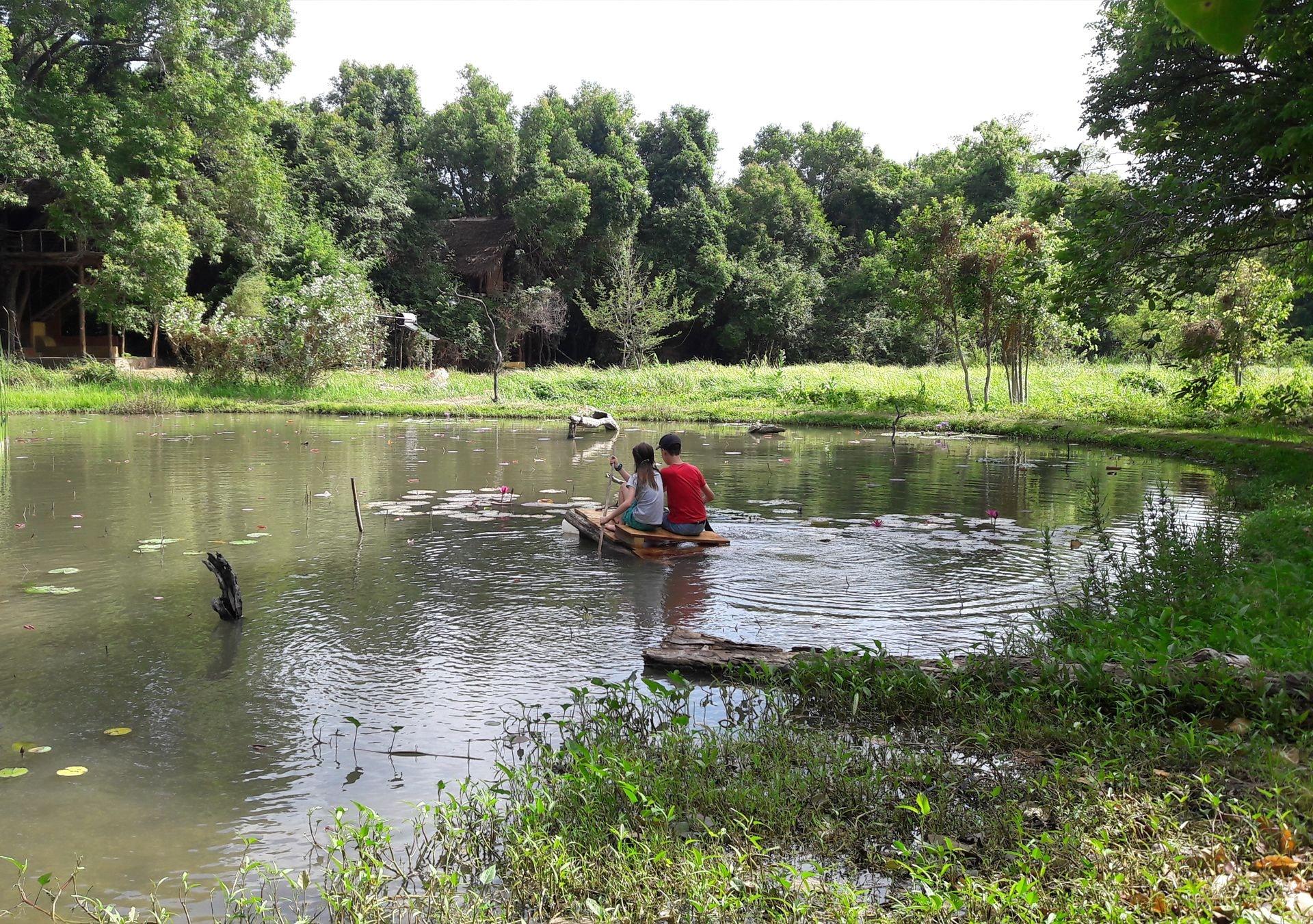 Varios Back of Beyond - Dehigaha Ela