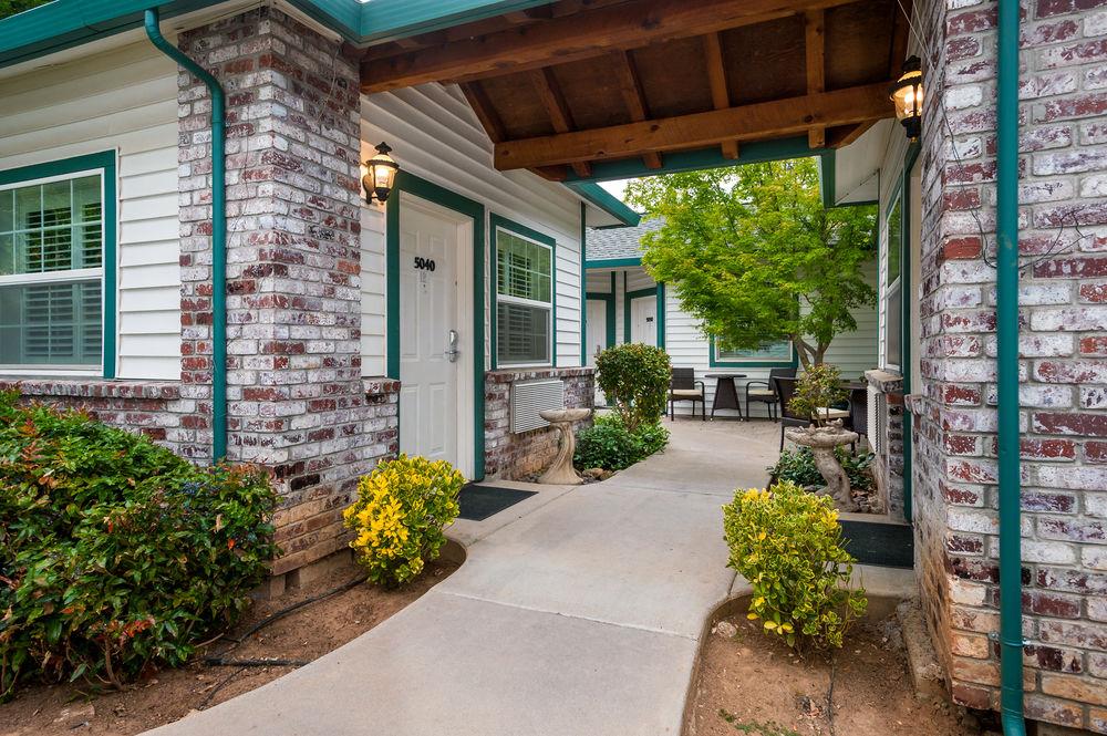 Vista Exterior Grass Valley Courtyard Suites
