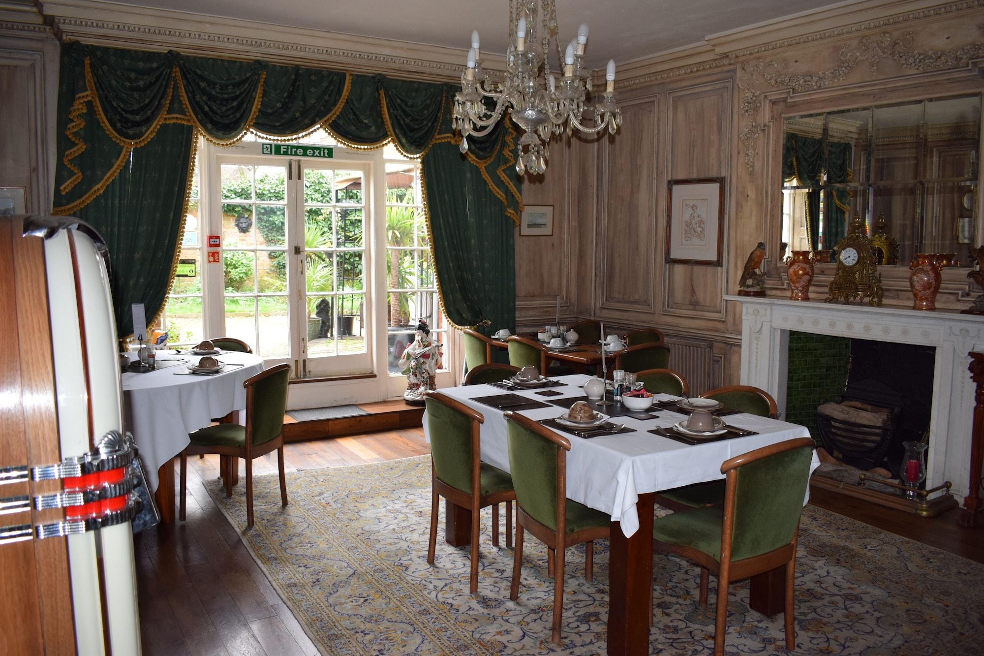 Restaurant Harmondsworth Hall Guest House Heathrow