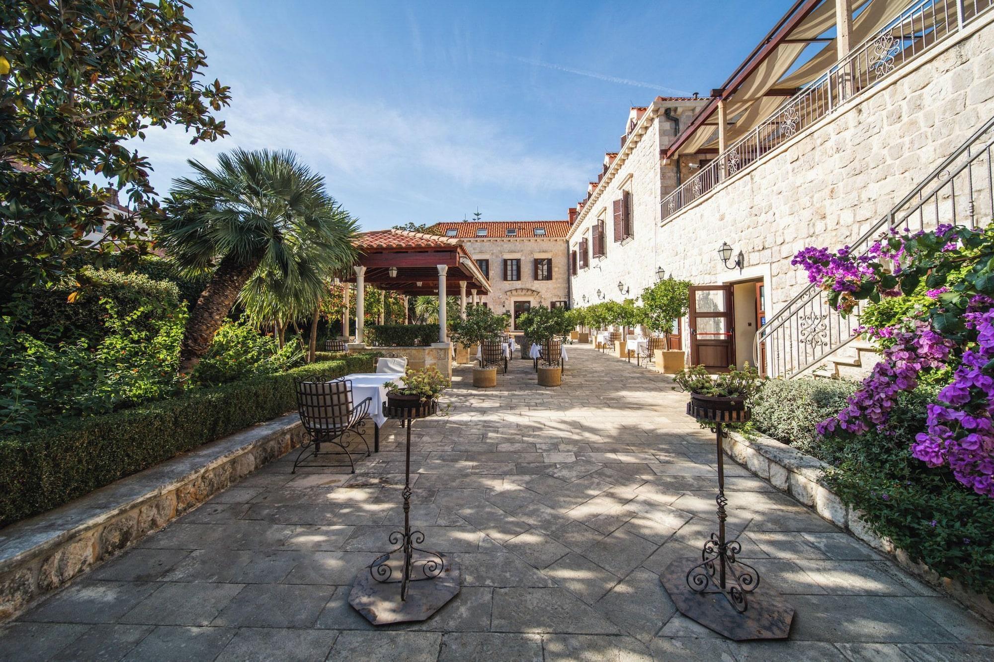 Vista Exterior Hotel Kazbek