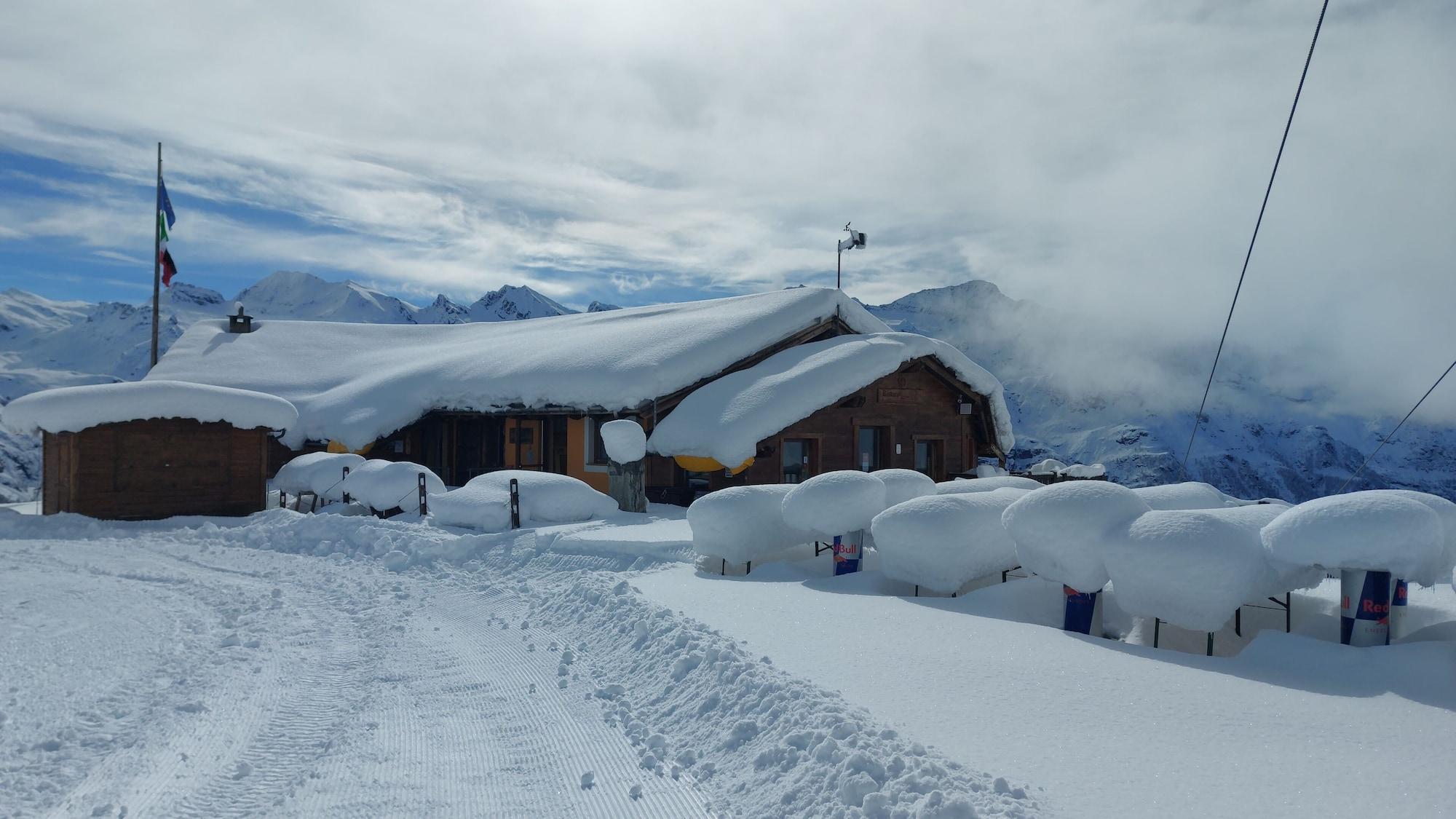 Vista Exterior Albergo Ristoro Sitten - 2300 mt