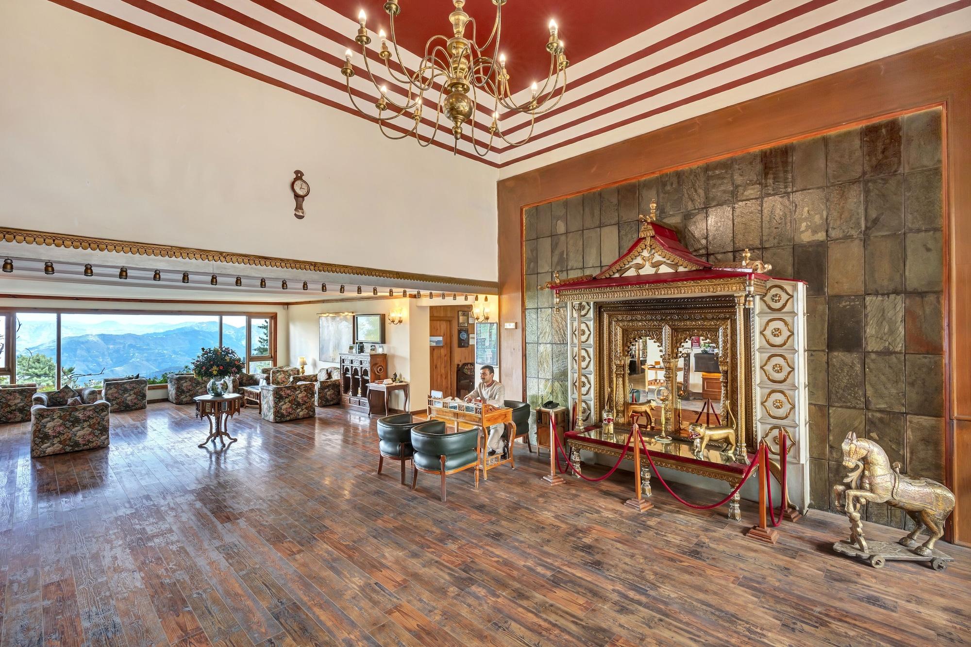 Vista Lobby Club Mahindra Mashobra