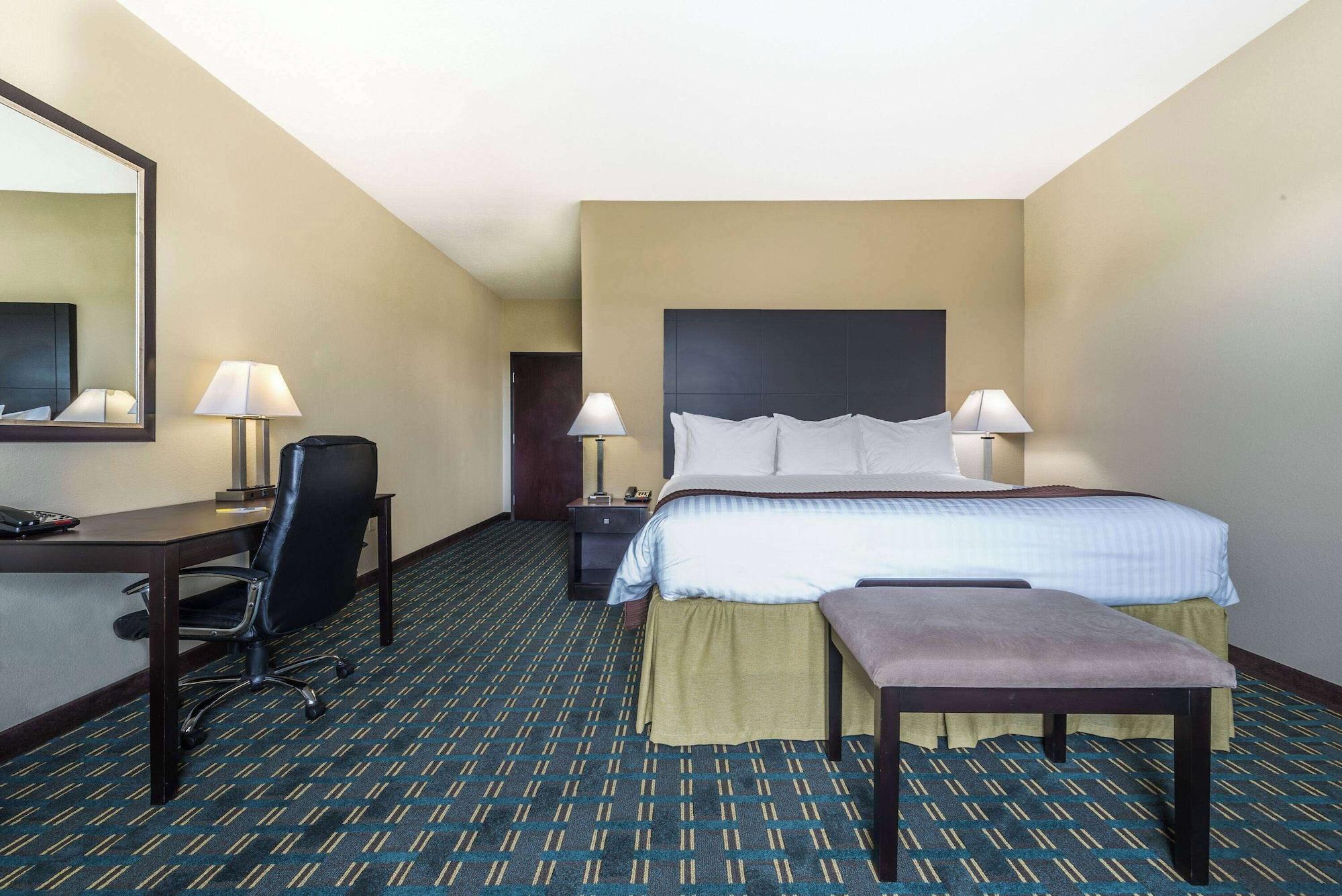 Habitación Days Inn & Suites by Wyndham Mineral Wells