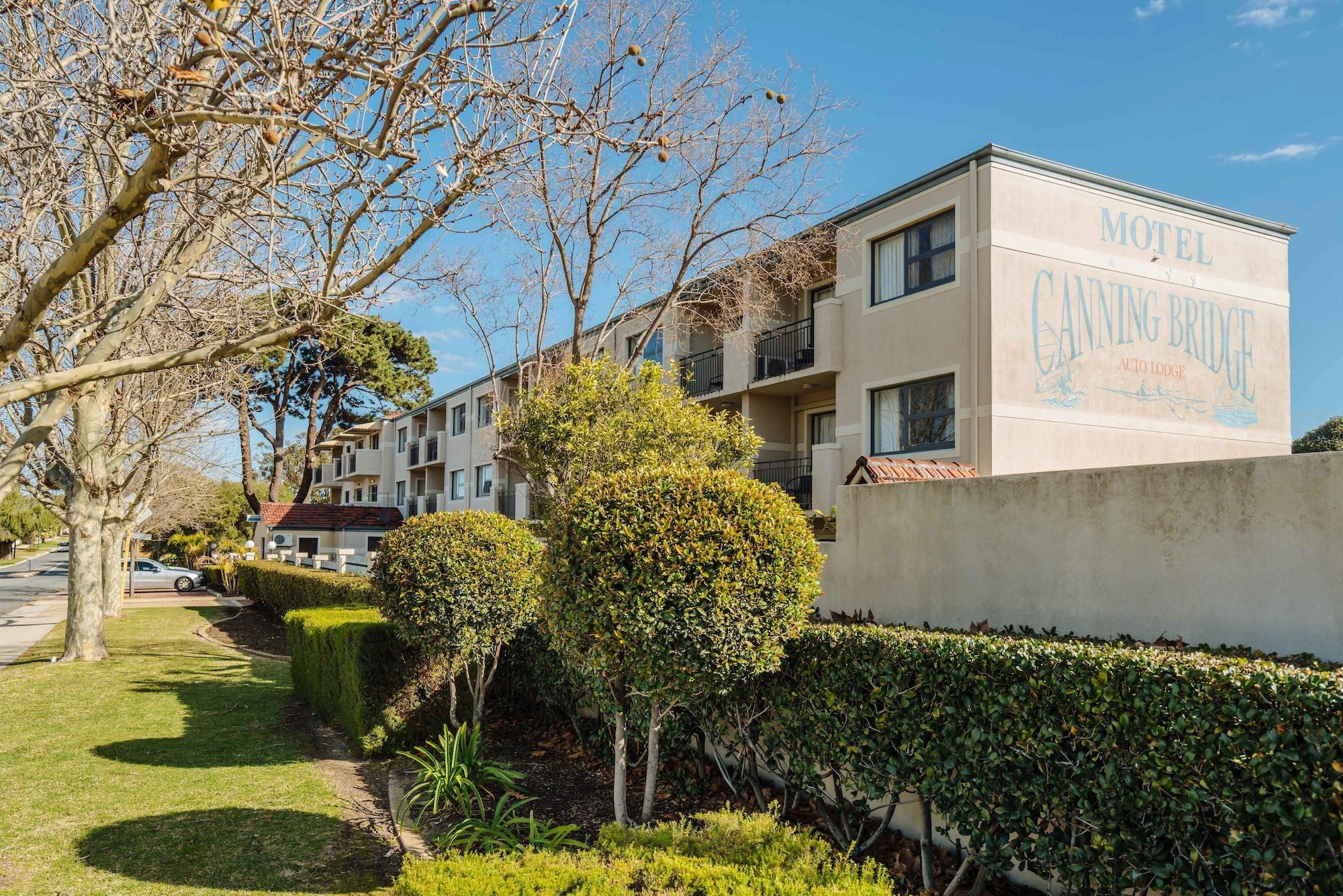 Vista Exterior Canning Bridge Auto Lodge