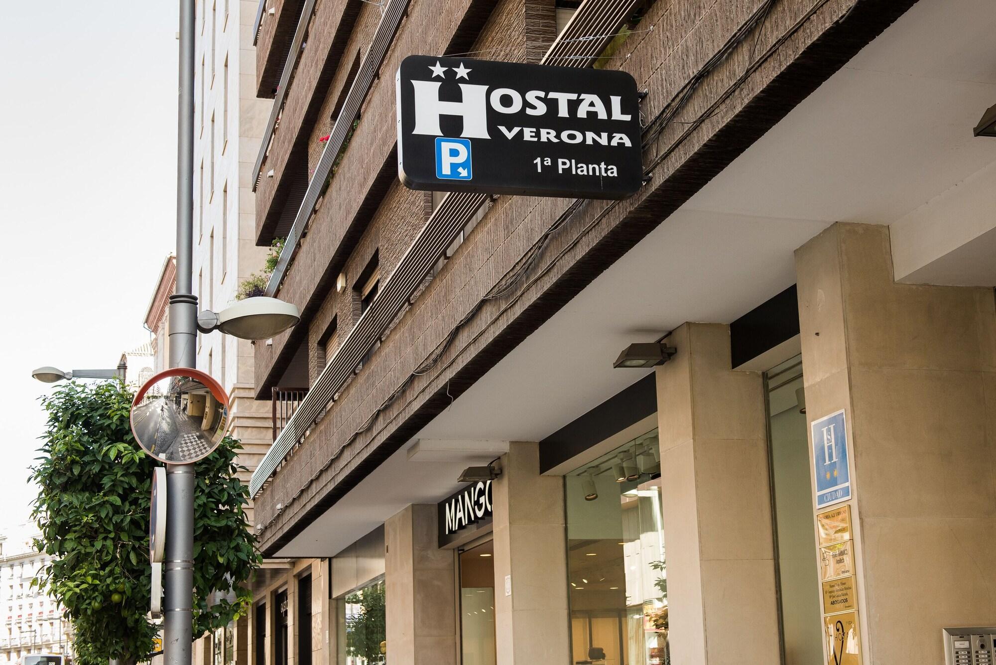 Vista Exterior Hostal Verona