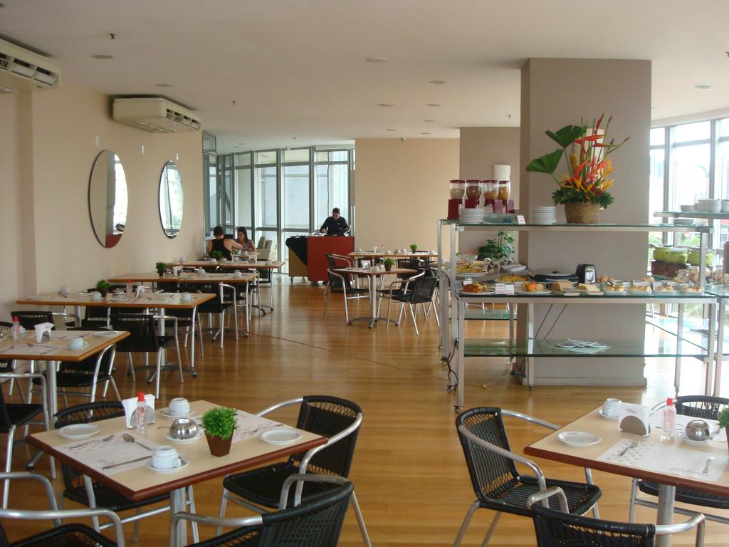Restaurant Infinity Hotels American Flat