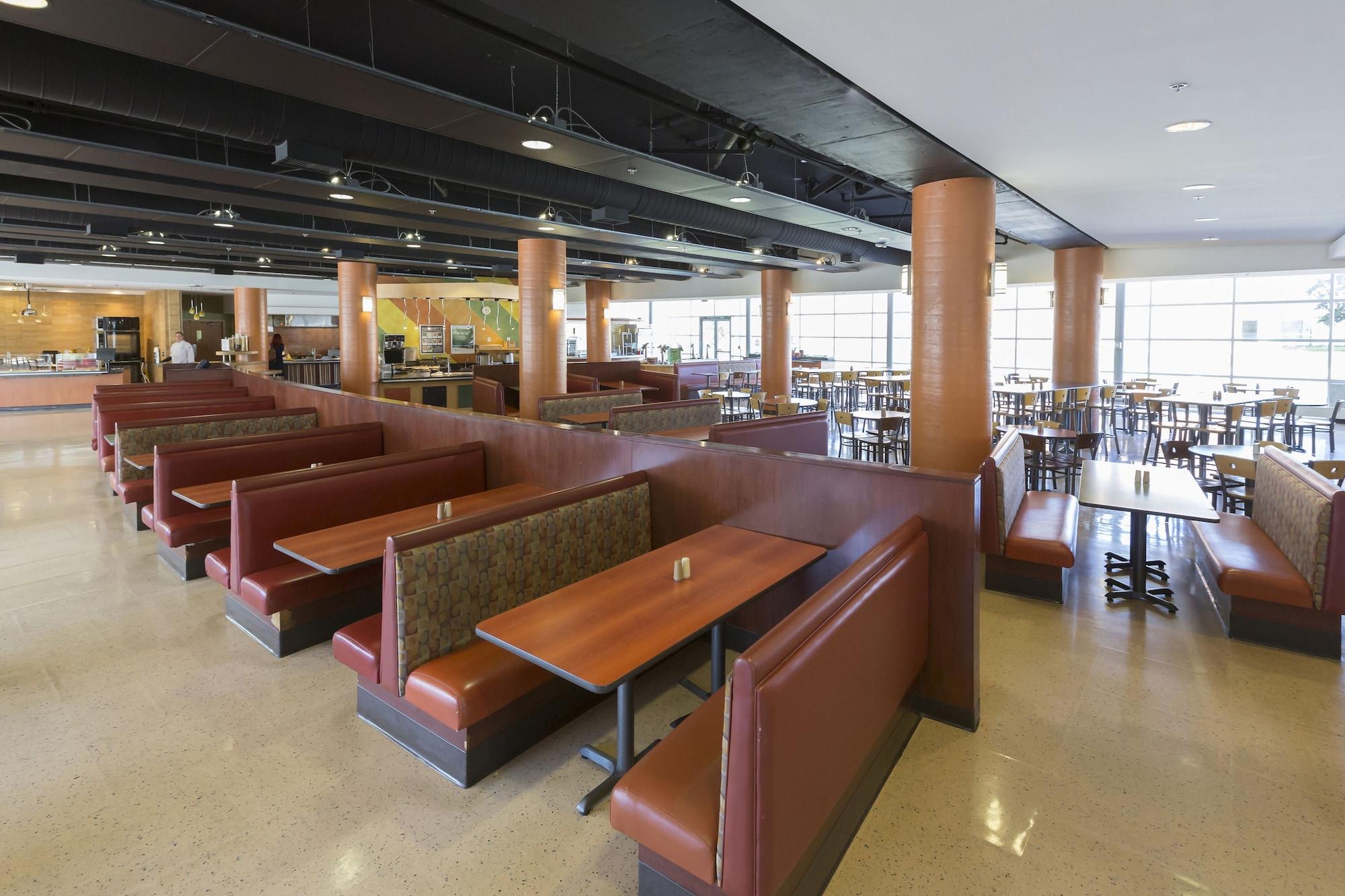 Restaurant Residence & Conference Centre - Oshawa