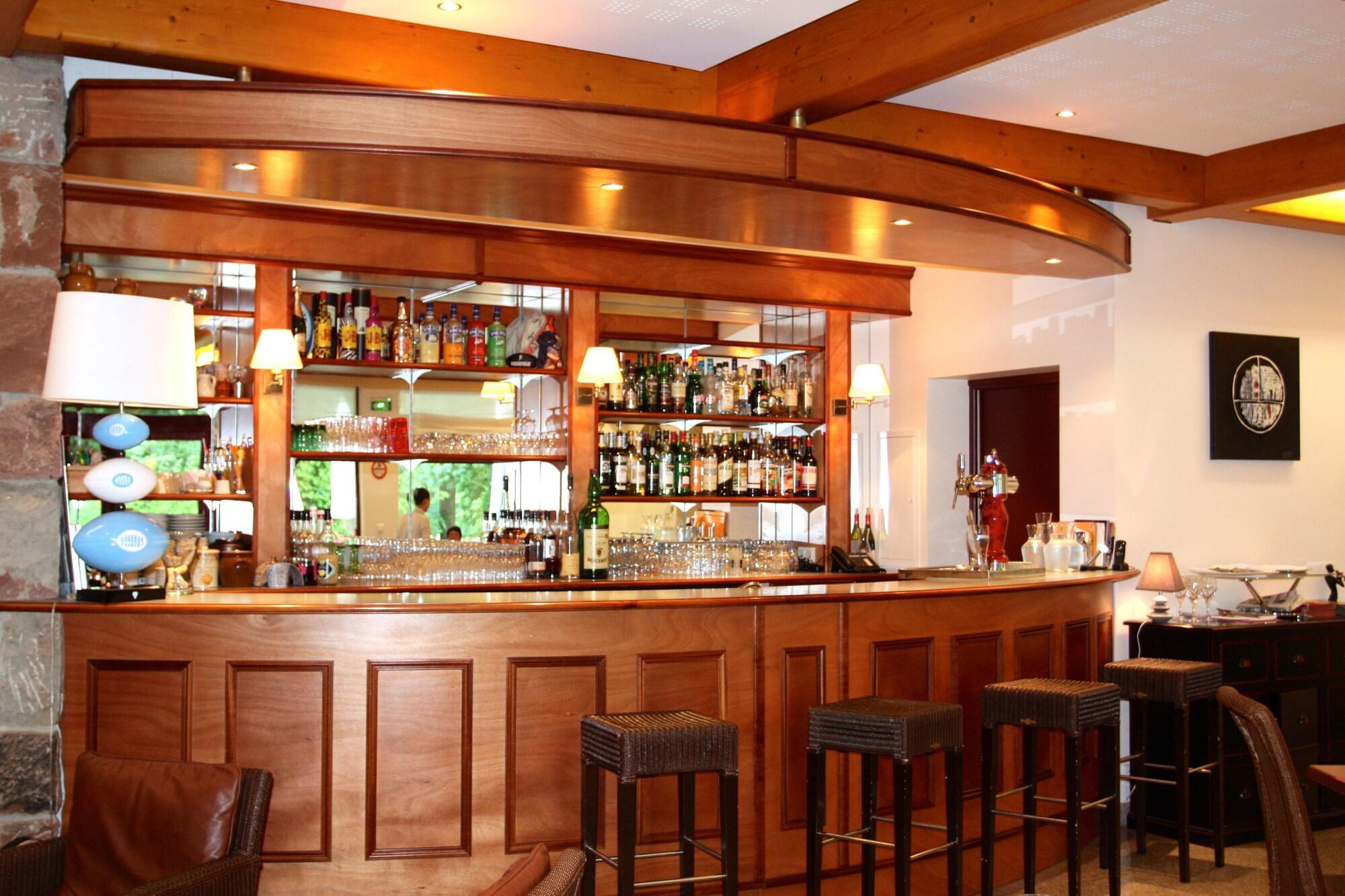 Bar/Salón Logis Hôtel du Parc
