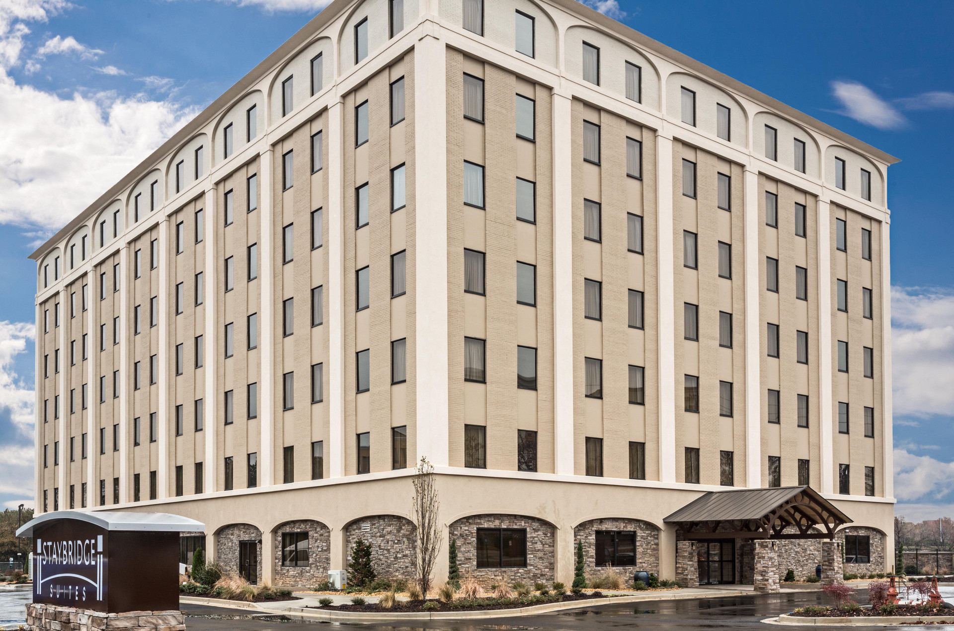 Vista Exterior Staybridge Suites Atlanta Airport by IHG