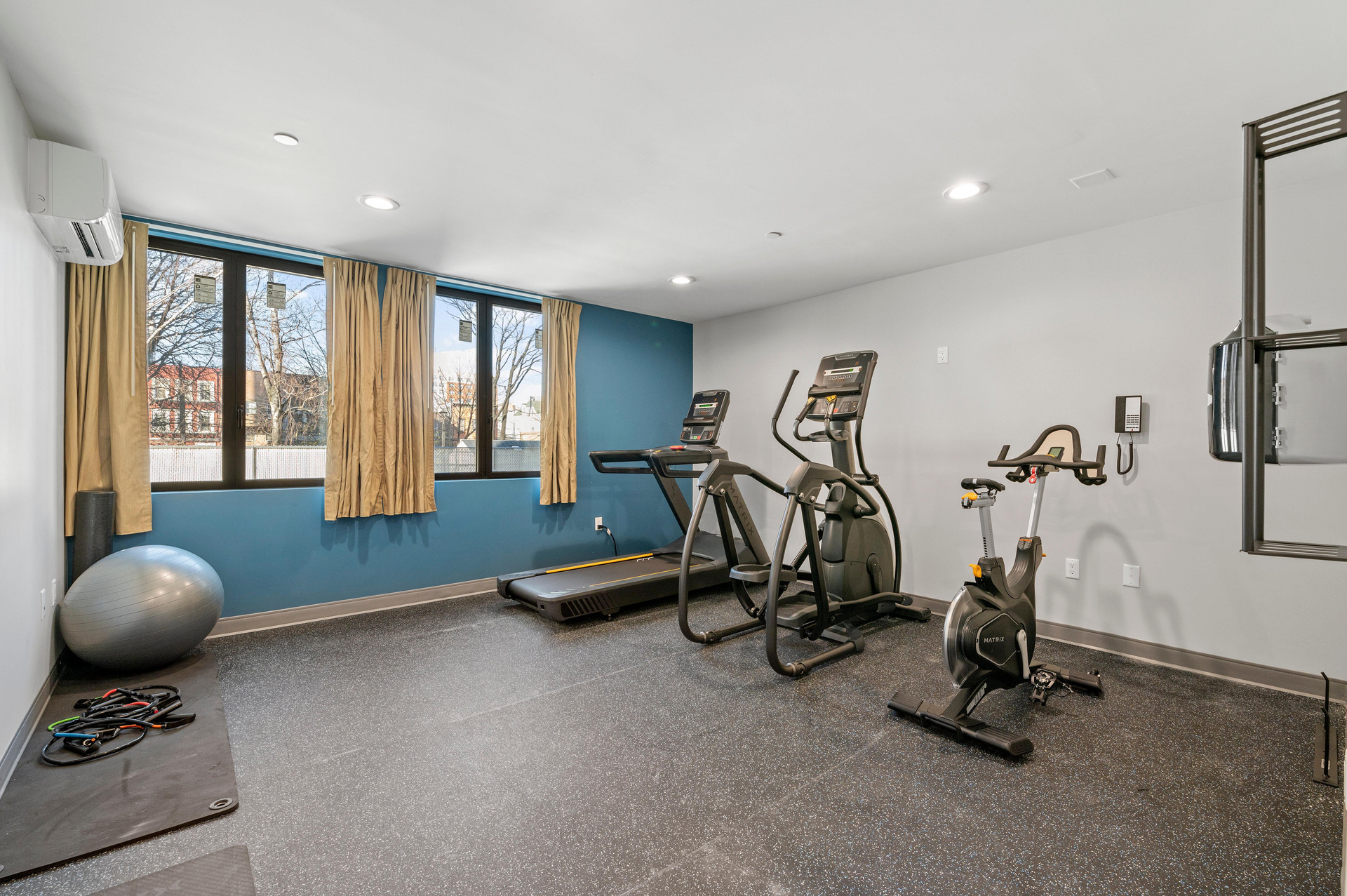 Instalaciones Recreativas Holiday Inn Express & Suites Bronx - Zoo Area by IHG