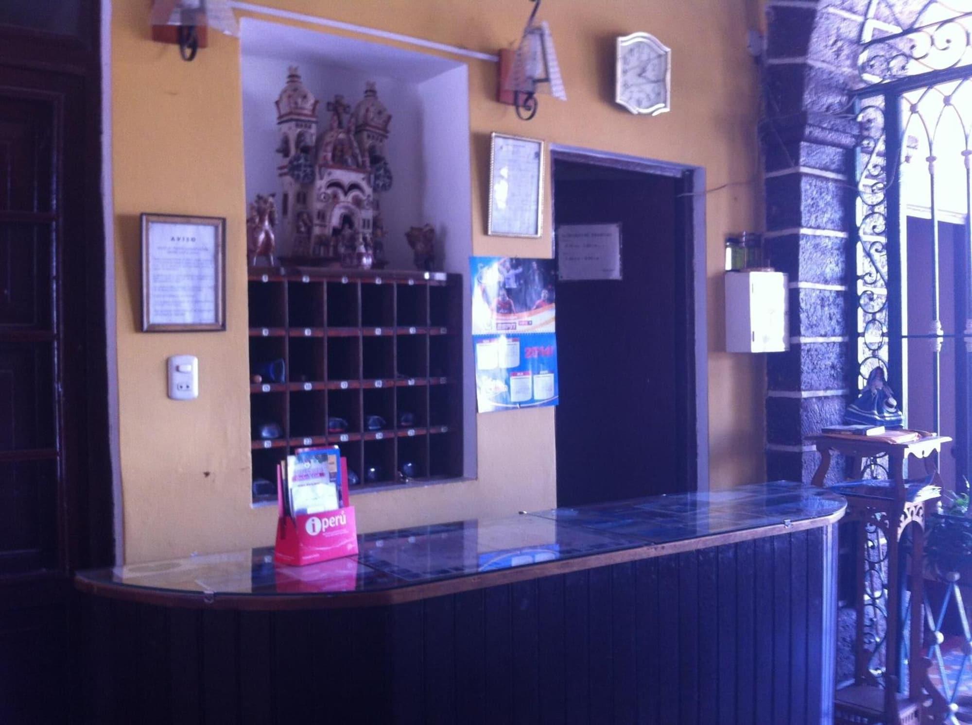 Vista Lobby Hostal Tres Mascaras