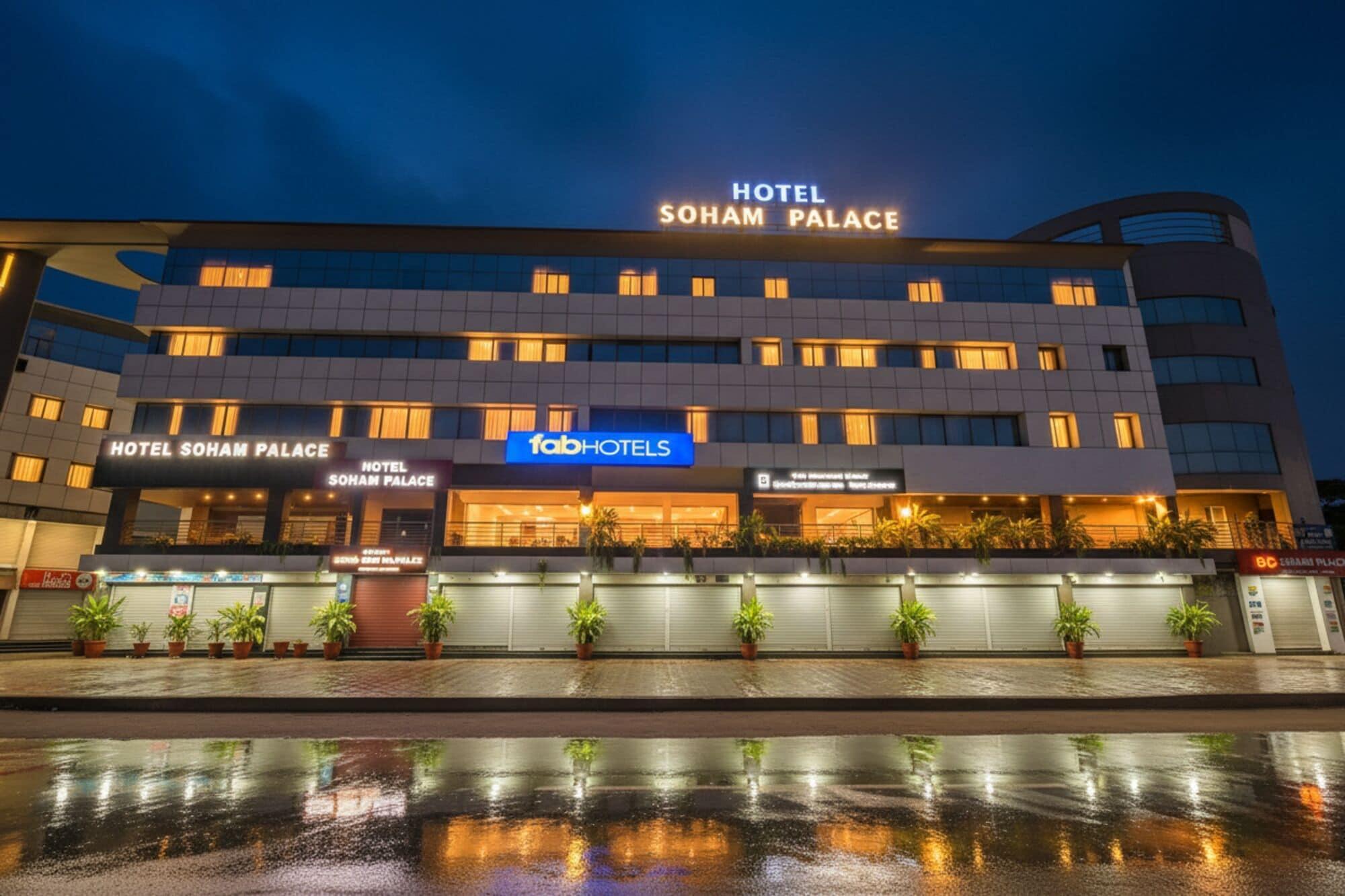 Varios Fabhotel Soham Palace