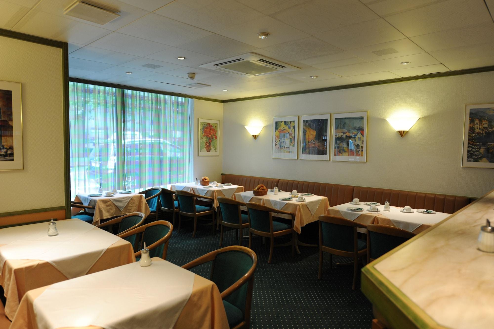 Salón de Baile Arlette Am Hauptbahnhof Hotel