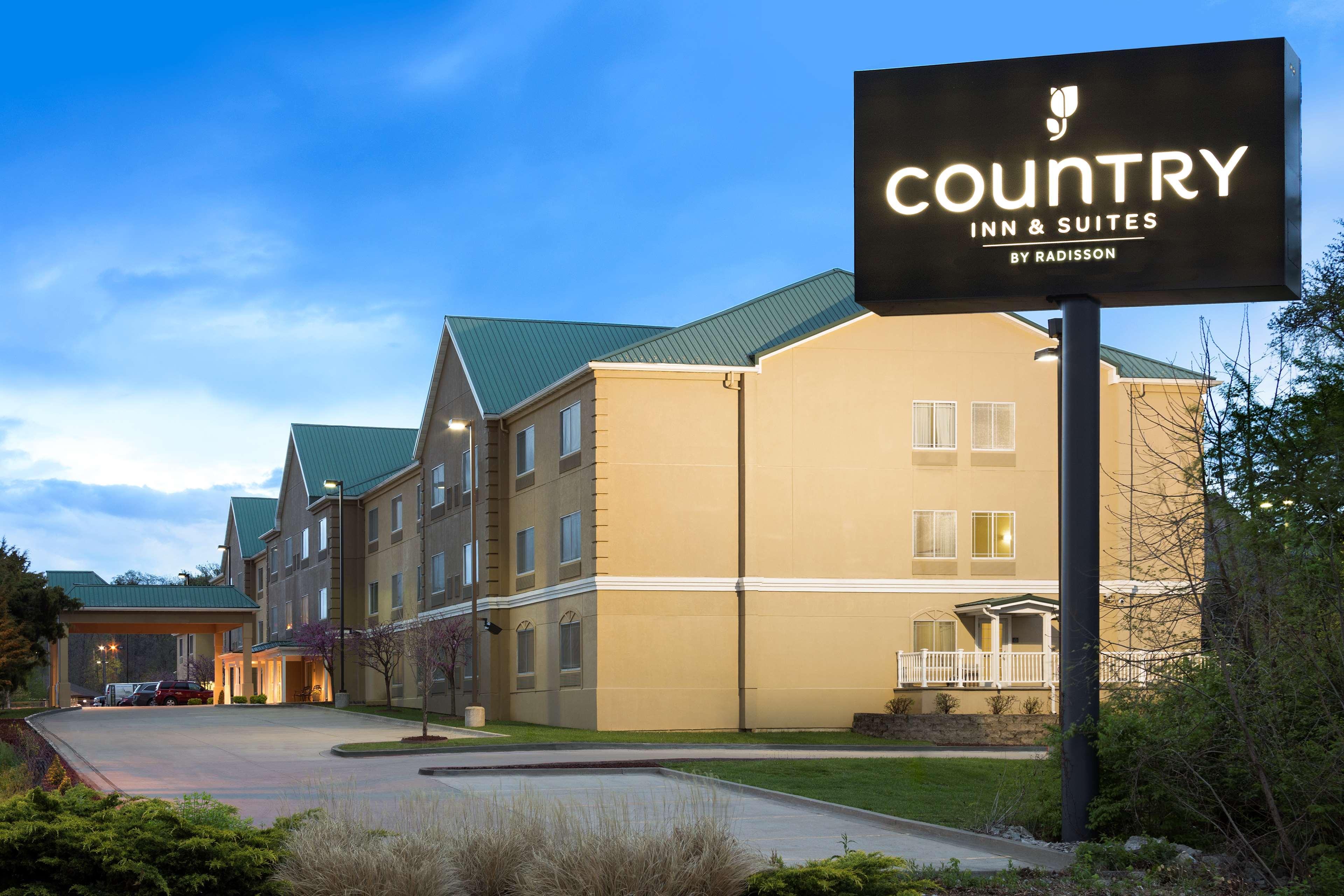 Vista Exterior Country Inn Suites By Radisson Columbia Mo