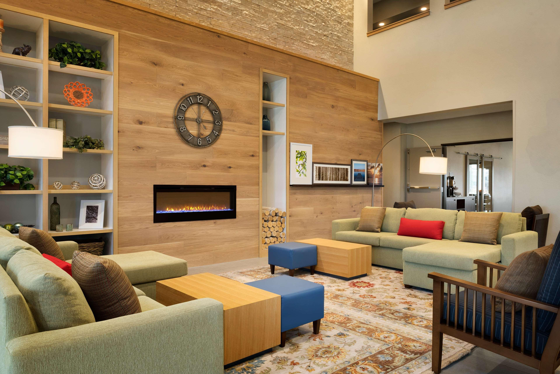 Vista Lobby Country Inn & Suites by Radisson Indianola IA