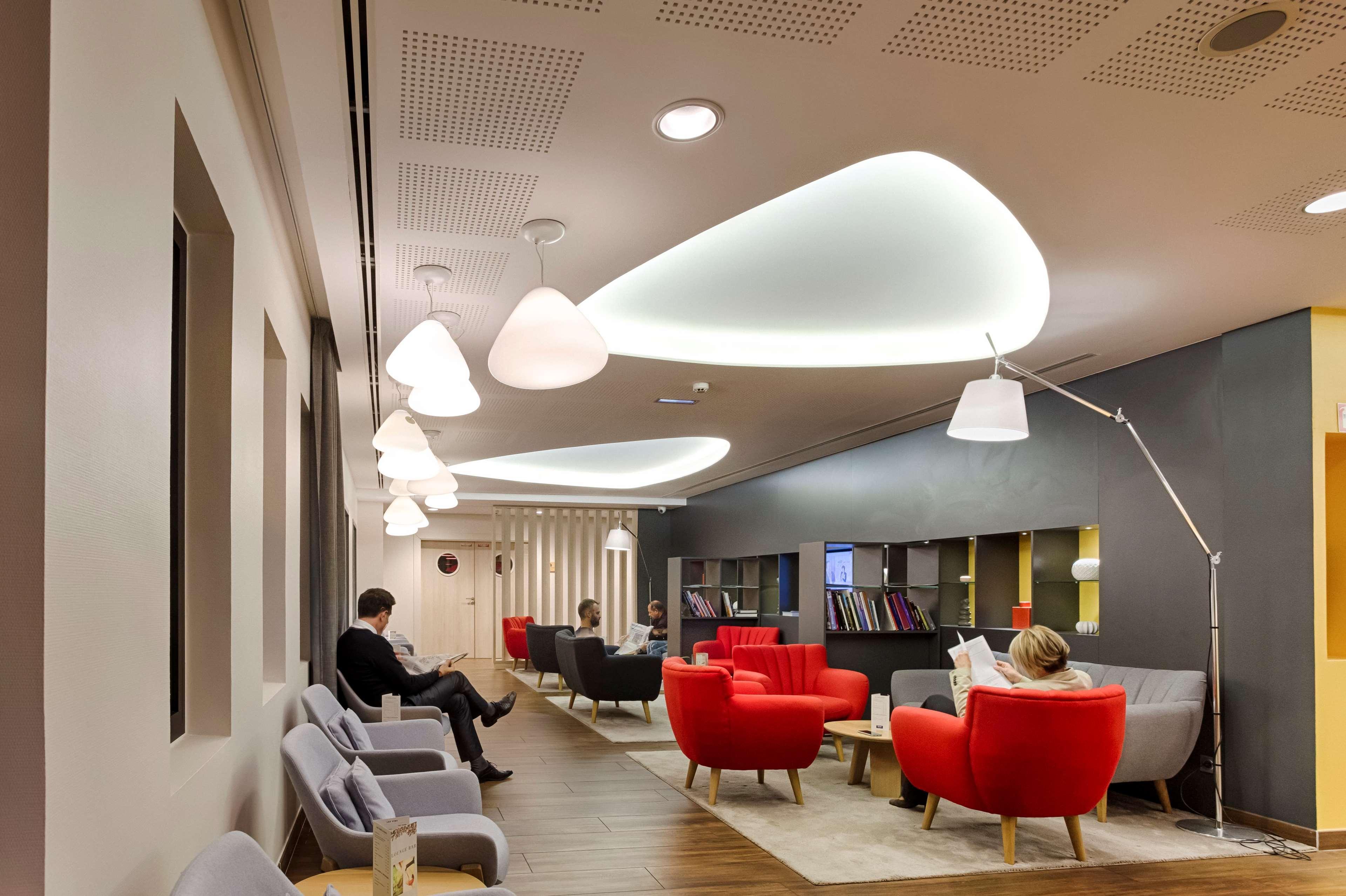 Vista Lobby Kyriad Prestige Pau - Zenith - Palais Des Sports