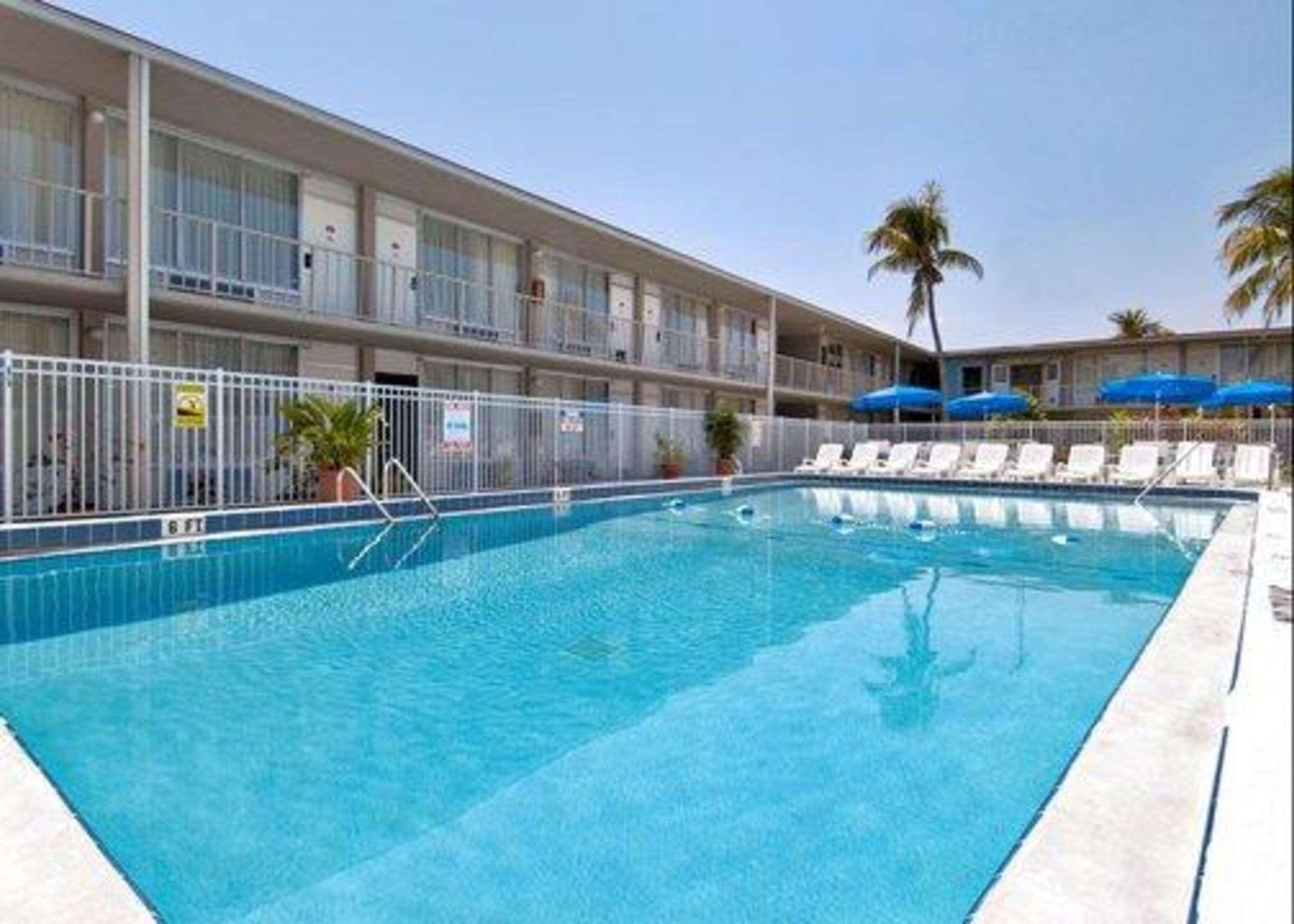 Playa Days Inn by Wyndham Stuart