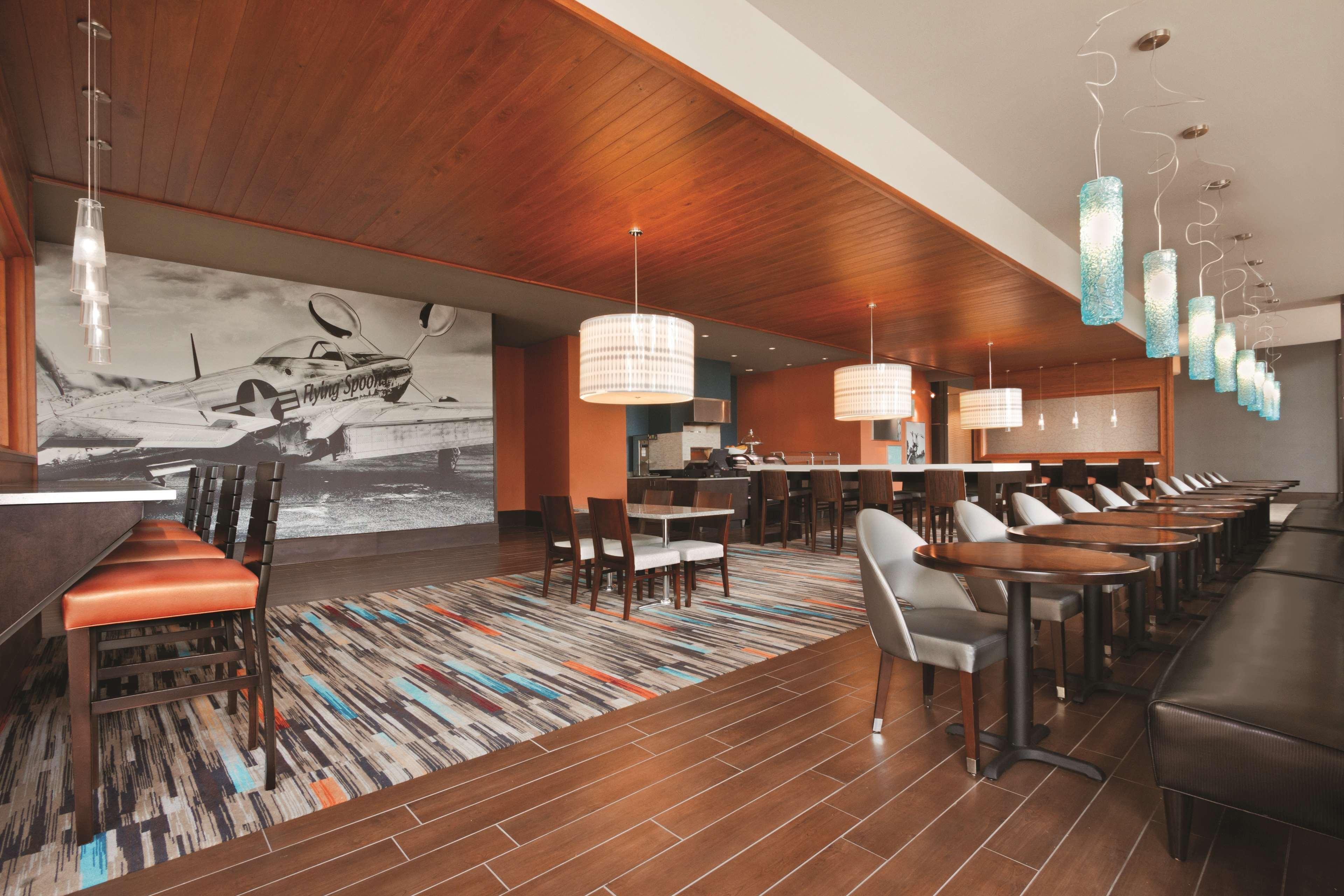Restaurant Embassy Suites by Hilton Knoxville West